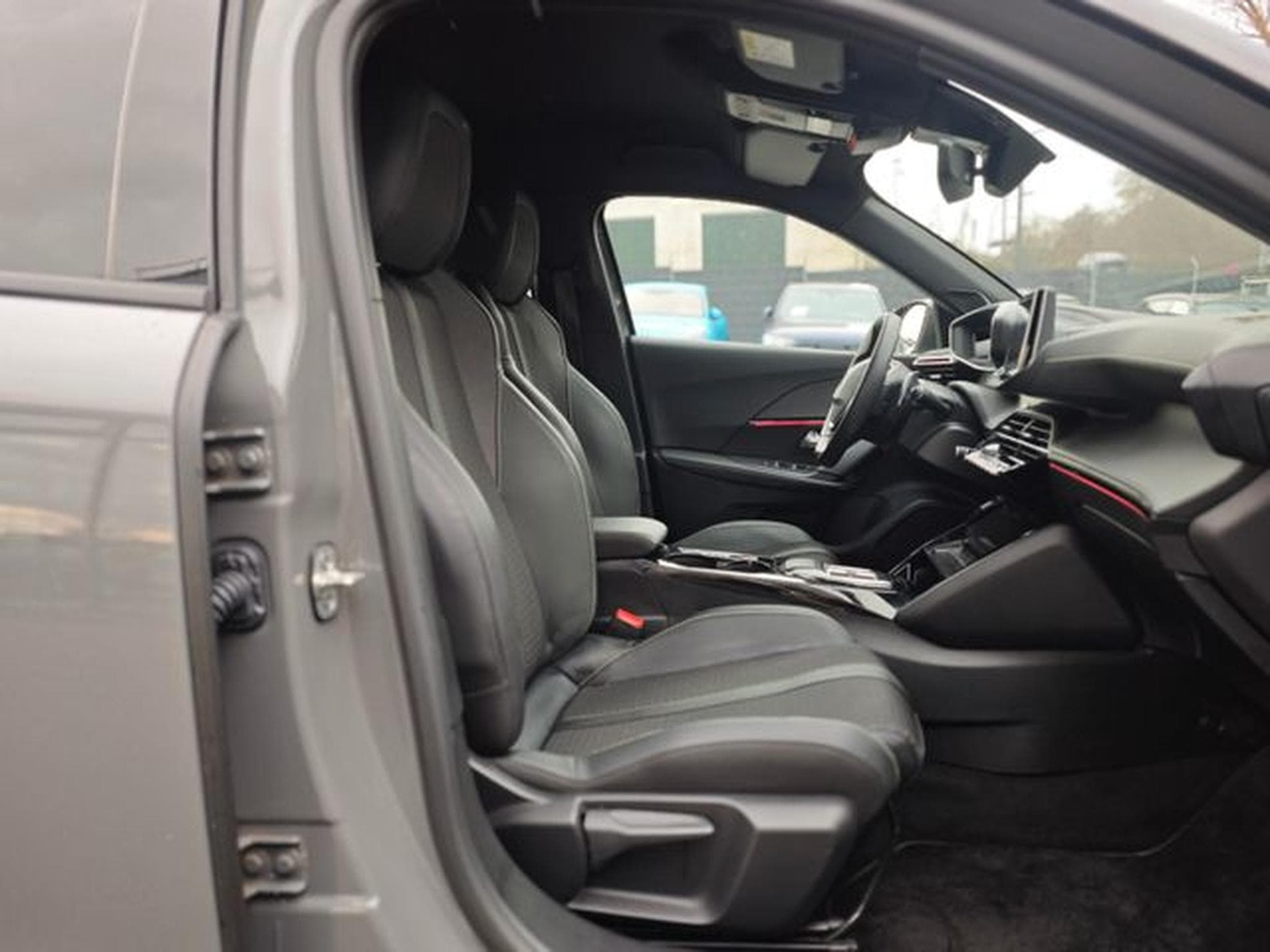 Peugeot 2008 2008 GT*AUT*1.HD*VOLL-LED*KAMERA*ASSIST PACK*TOP (2024) - Photo 15