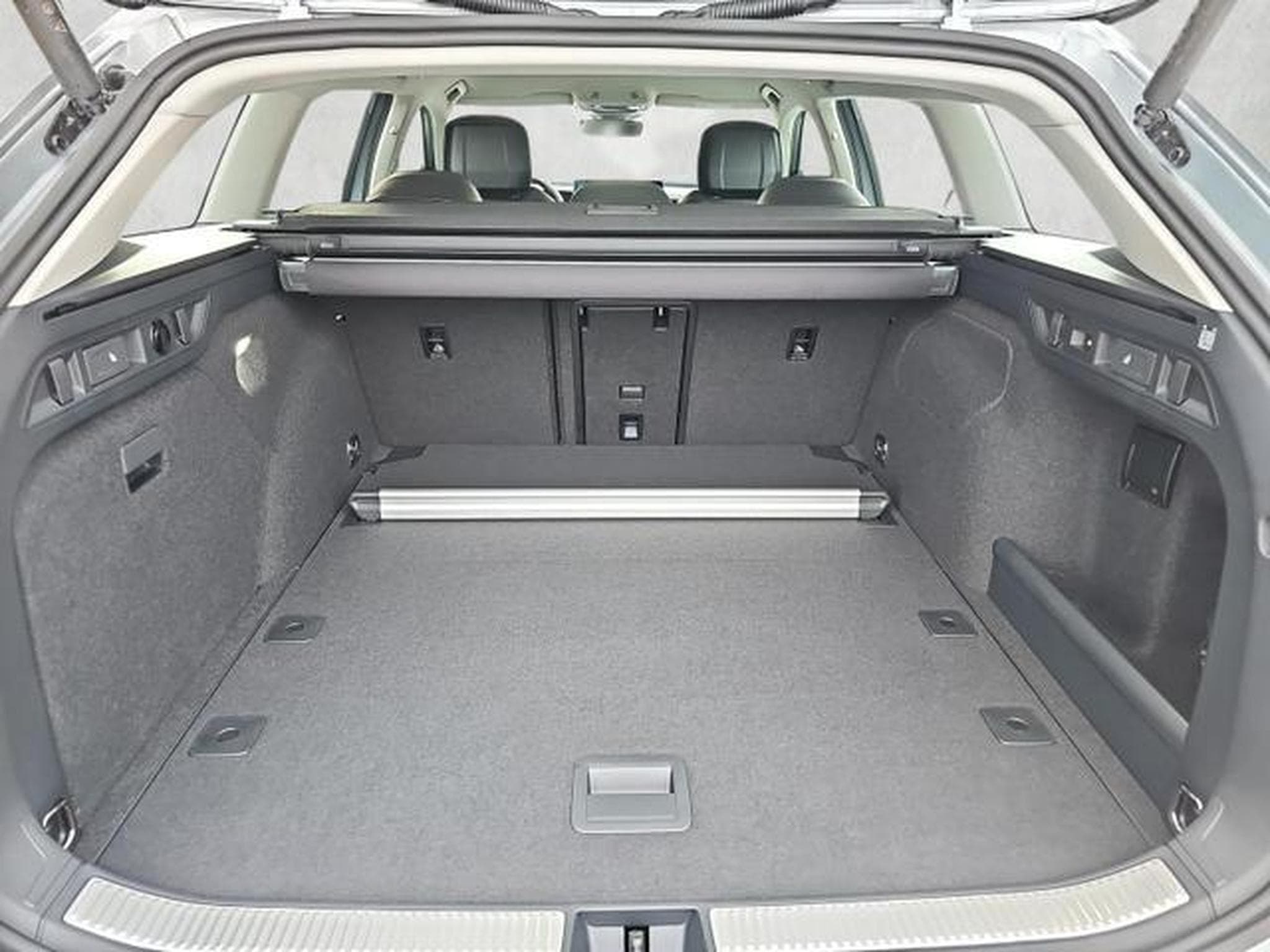 VW Passat Variant 2.0 TDI 110 kW Elegance (2026) - Foto 1