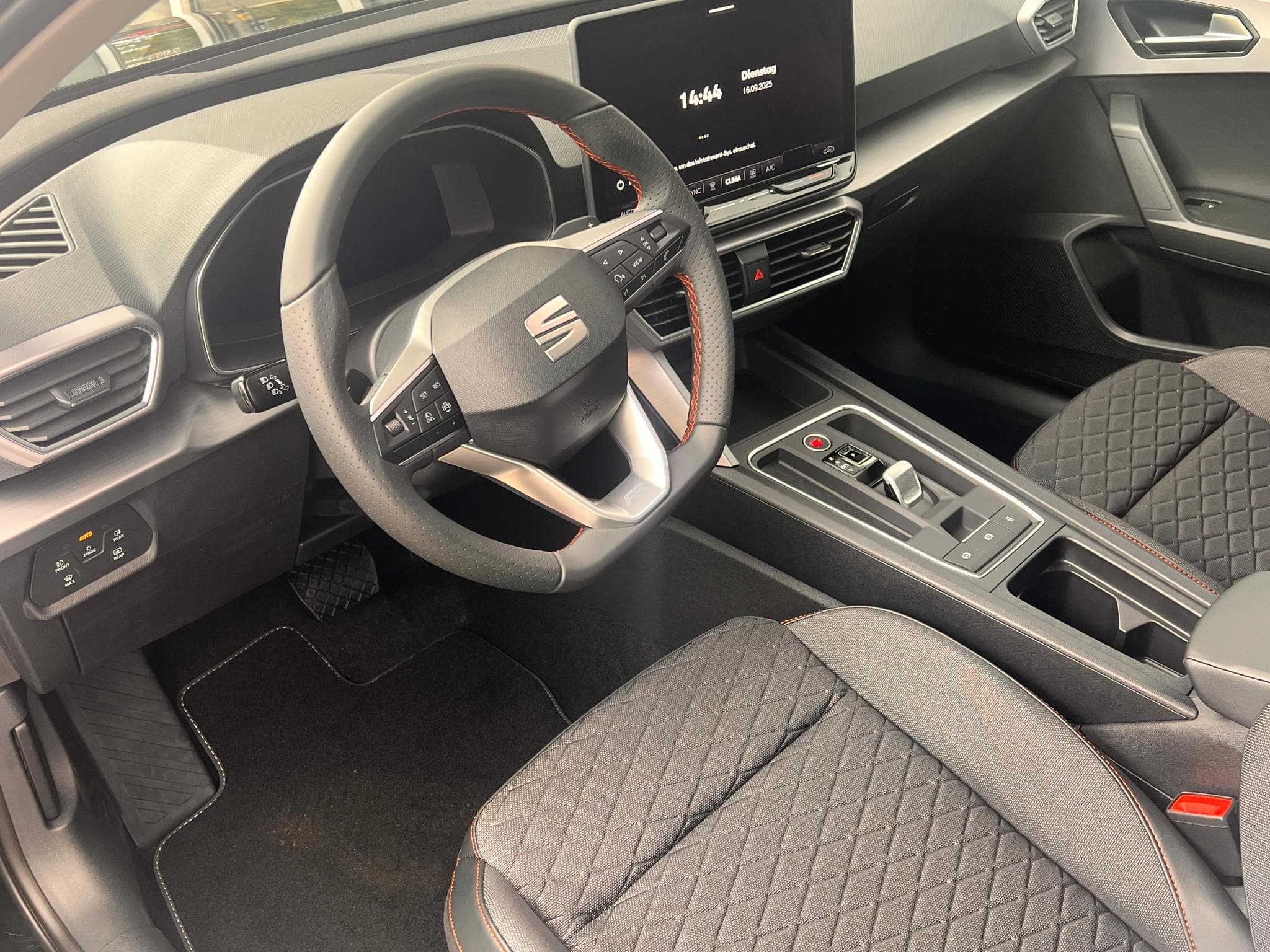 Seat Leon FR 1.5 eTSI 115ch DSG7 (2025) - Photo 7