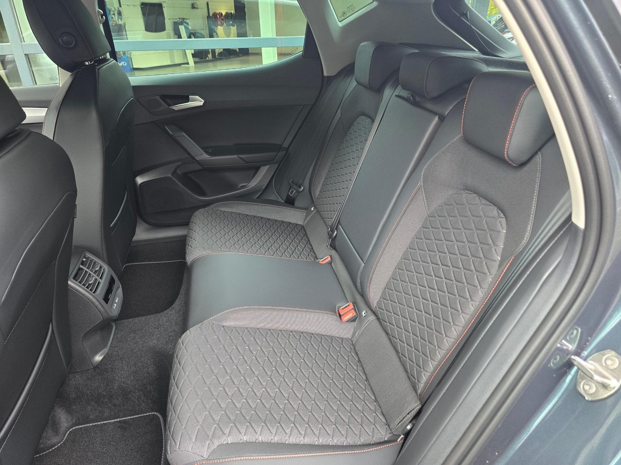 Seat Leon FR 1.5 eHybrid 204 DSG (2026) - Photo 6