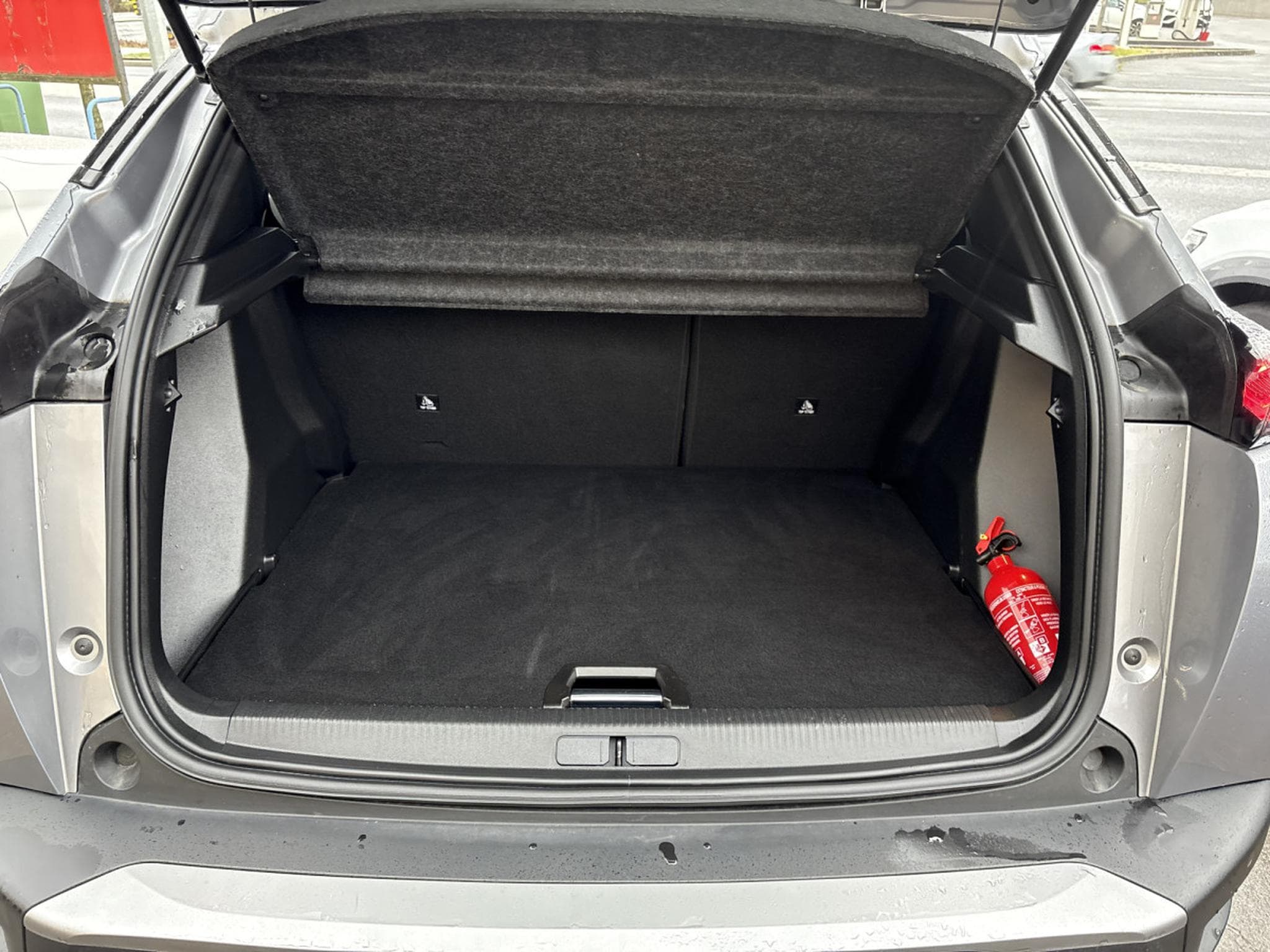 Peugeot 2008 1.2T 130 ALLURE EAT8 * GARANTIE 36 MOIS * (2024) - Photo 11