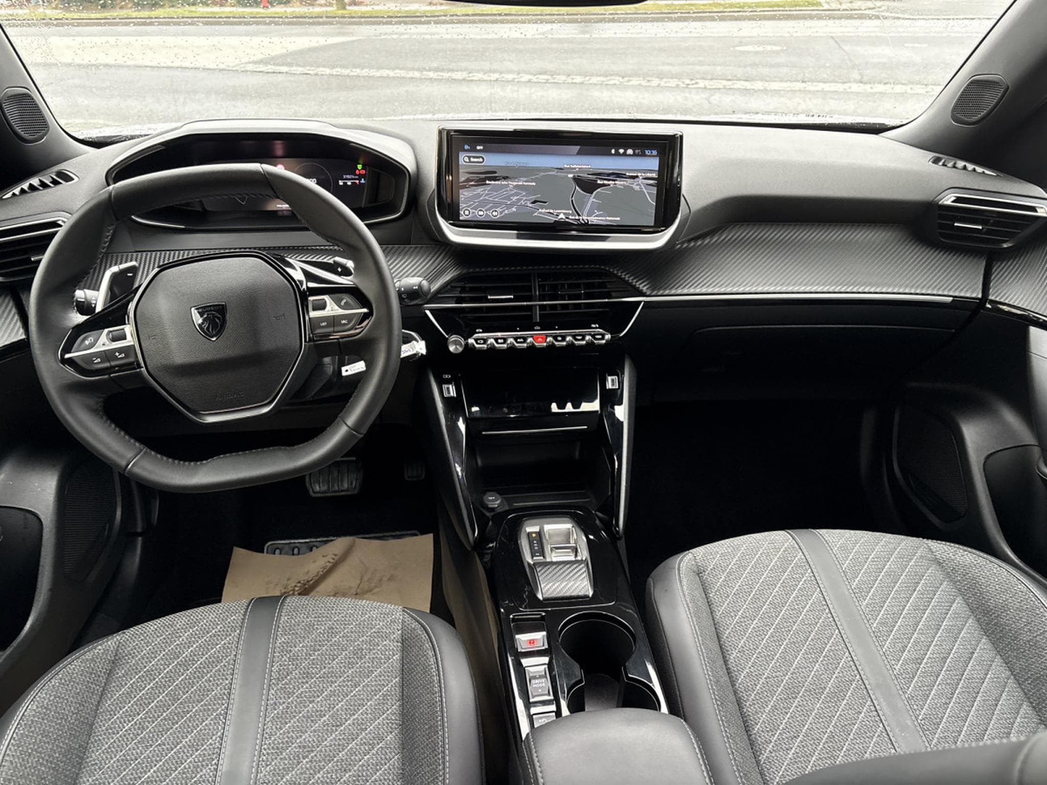 Peugeot 2008 1.2T 130 ALLURE EAT8 * GARANTIE 36 MOIS * (2024) - Photo 3