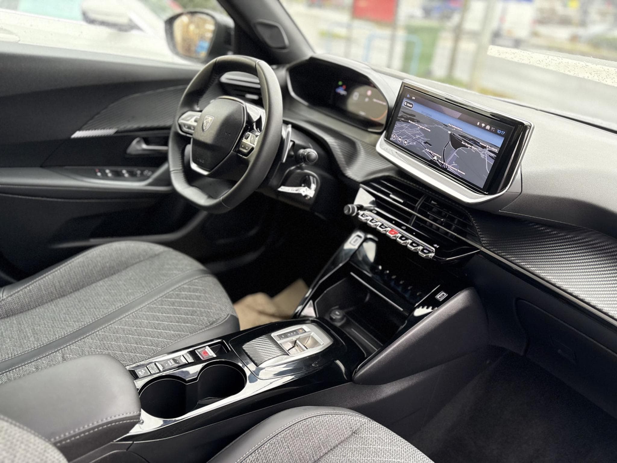 Peugeot 2008 1.2T 130 ALLURE EAT8 * GARANTIE 36 MOIS * (2024) - Photo 6