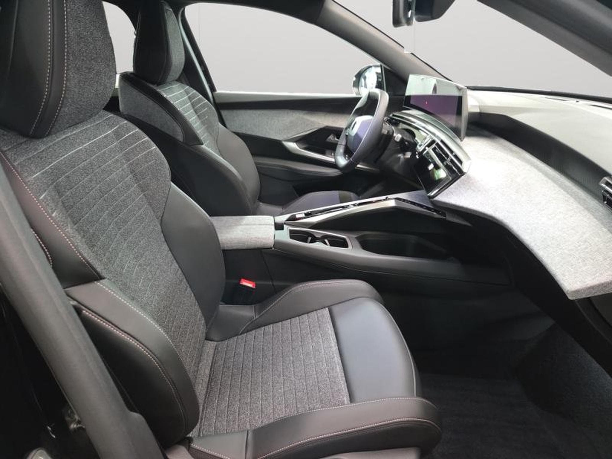 Peugeot 3008 145 e-DCSI Allure / Hybride (2025) - Photo 10