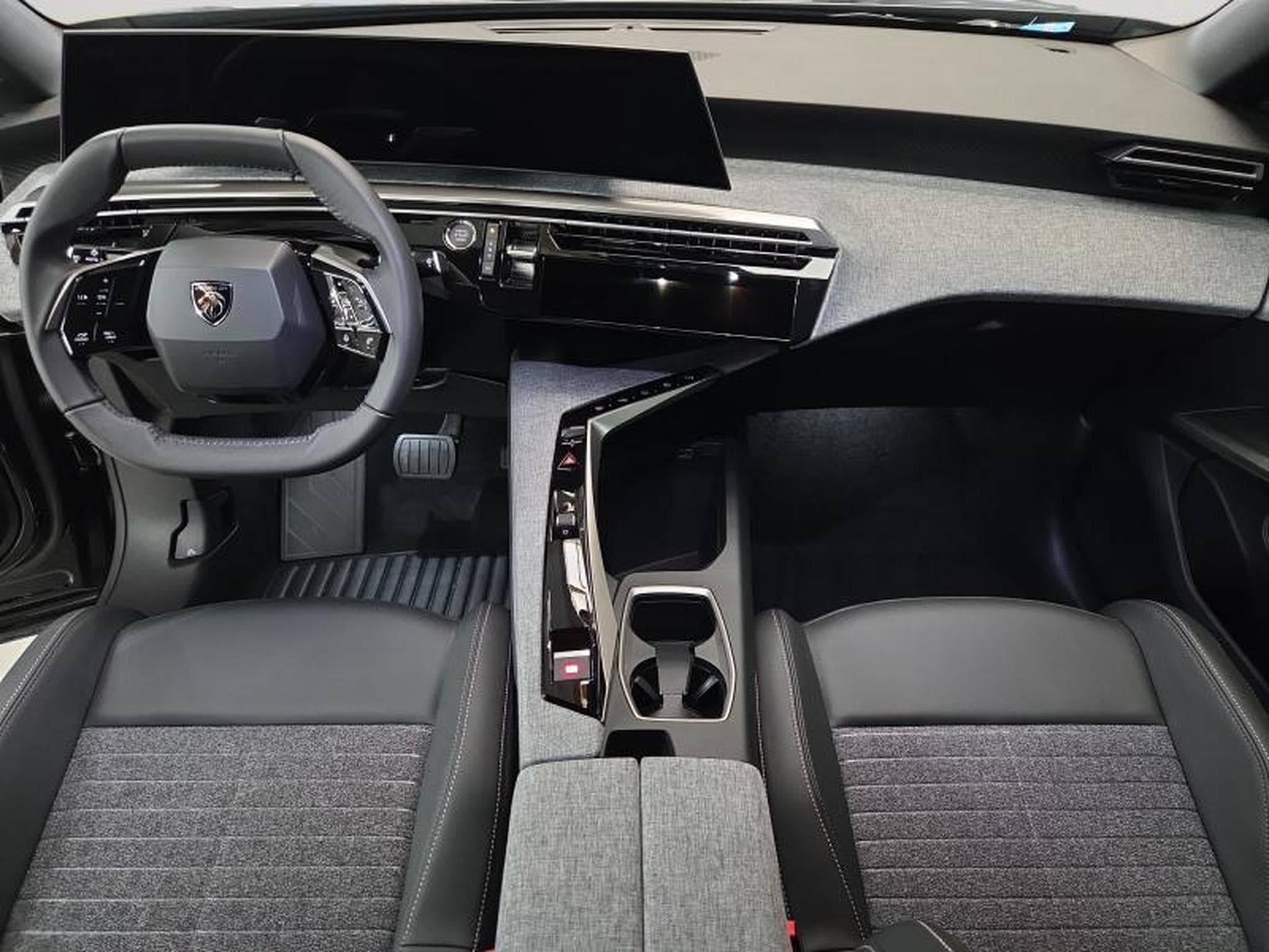 Peugeot 3008 145 e-DCSI Allure / Hybride (2025) - Photo 3