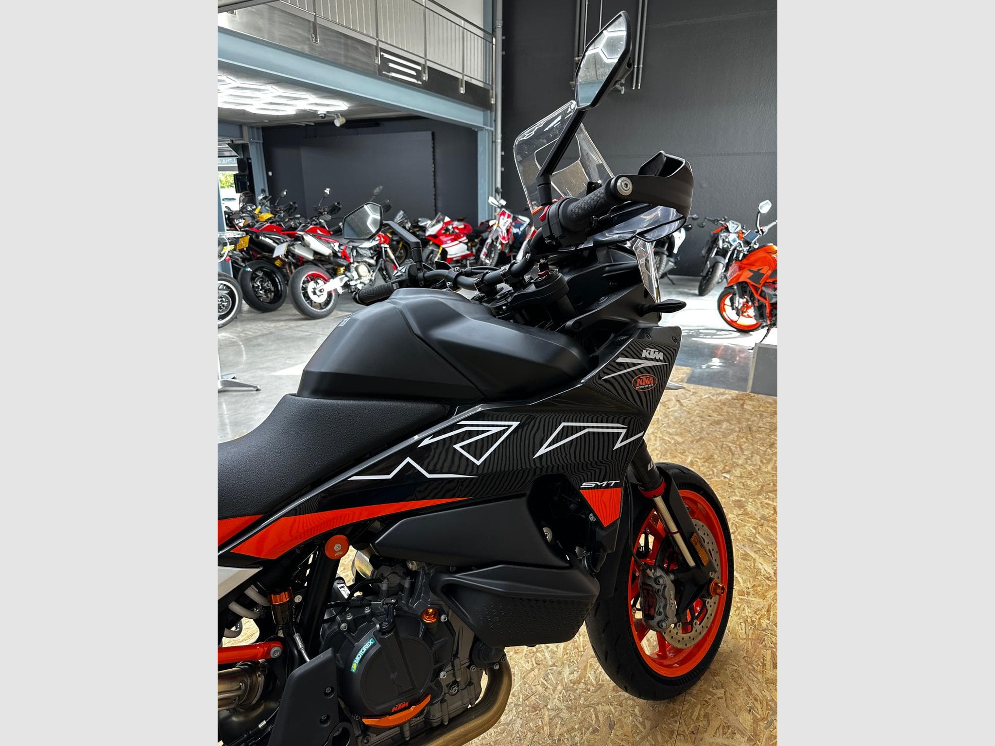 KTM SMT 890 (2023) - Foto 2