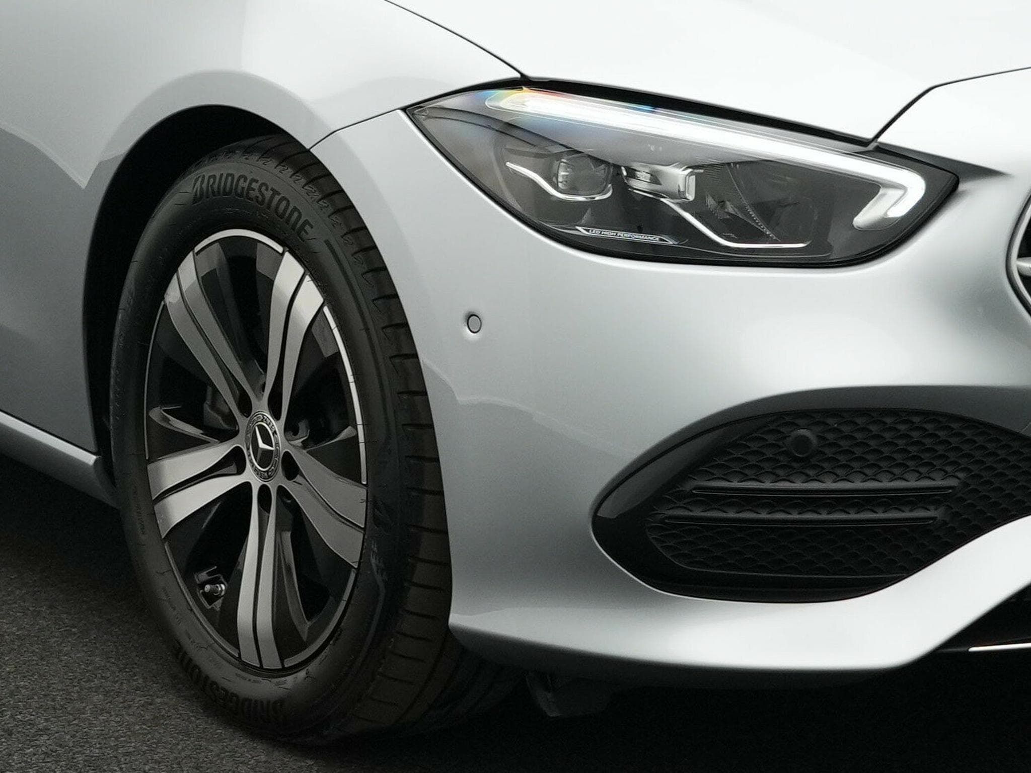 Mercedes C 200 d T Avantgarde LED+Pano+AHK+Kamera (2024) - Foto 7