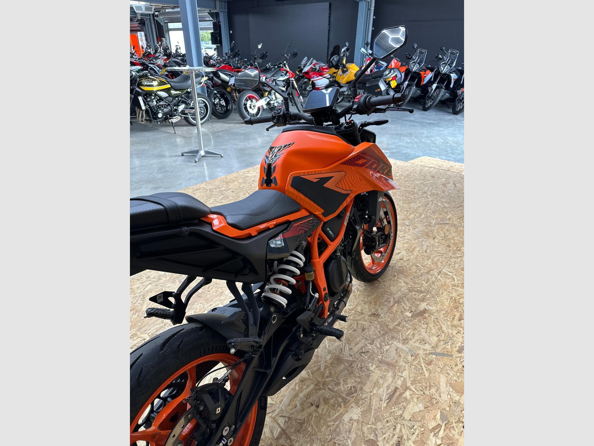 KTM Duke 390 (2025) - Foto 3