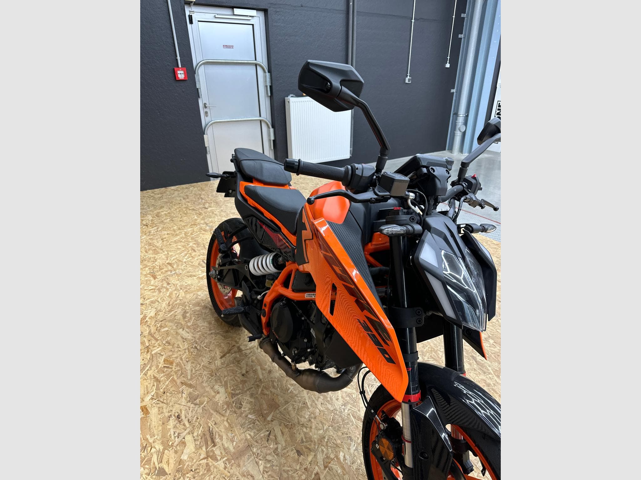 KTM Duke 390 (2025) - Foto 4