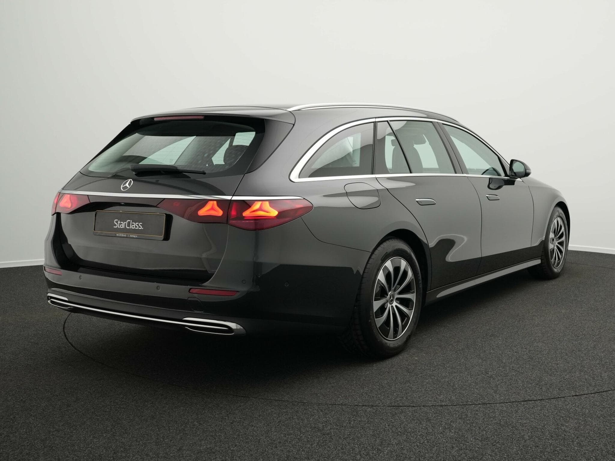 Mercedes Classe E T Avantgarde LED+AHK+Kamera+Totw (2024) - Photo 3