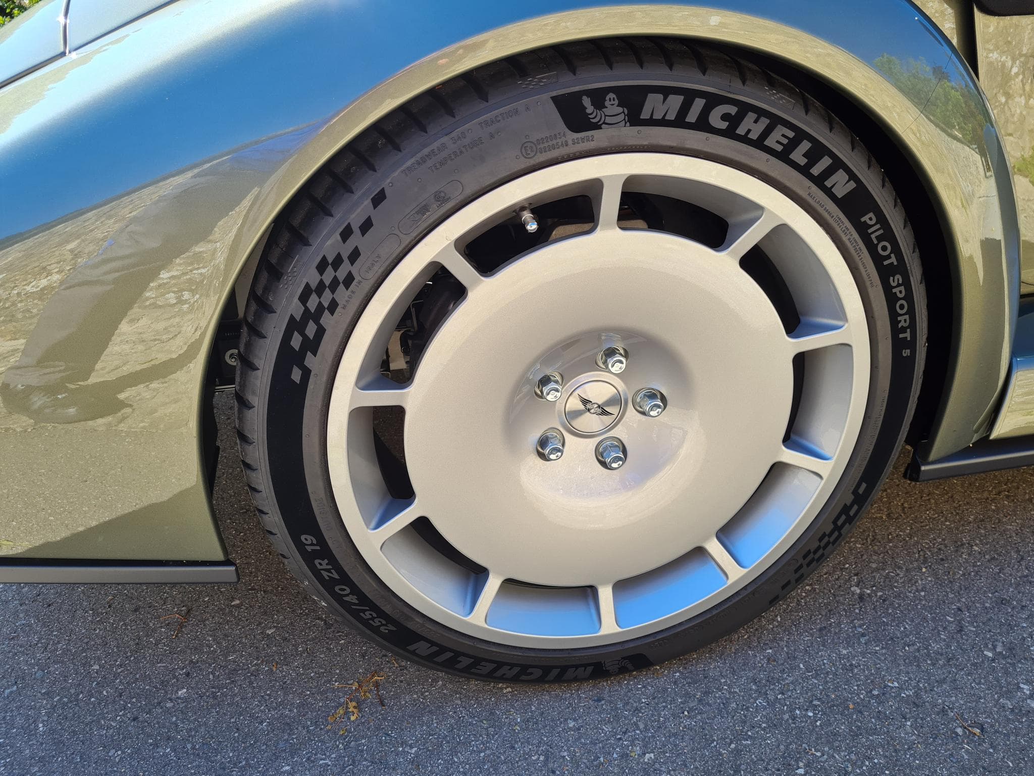 Morgan Roadster First Glance Supersport (2025) - Photo 12