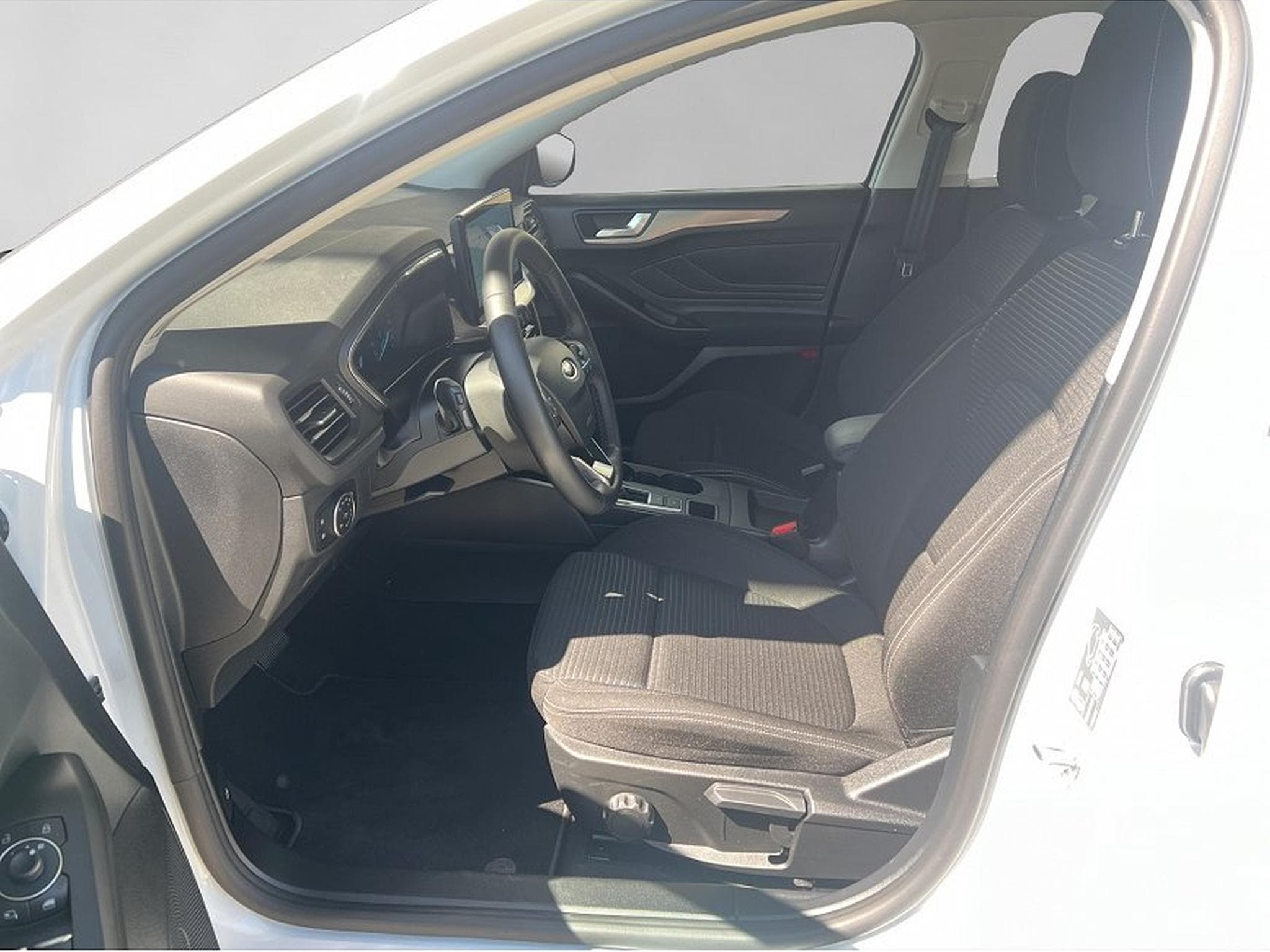 Ford Focus (2024) - Photo 7