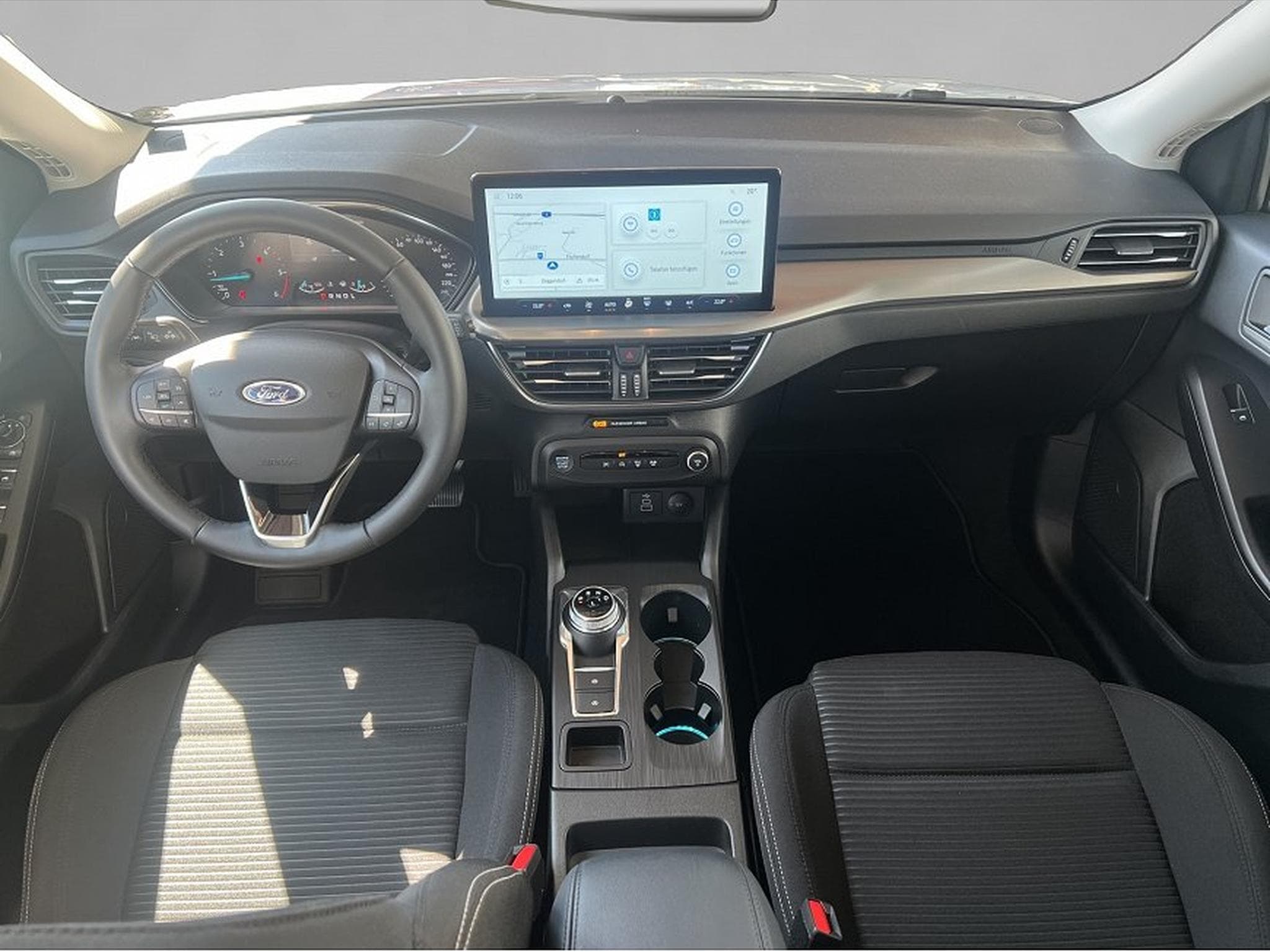 Ford Focus (2024) - Photo 8