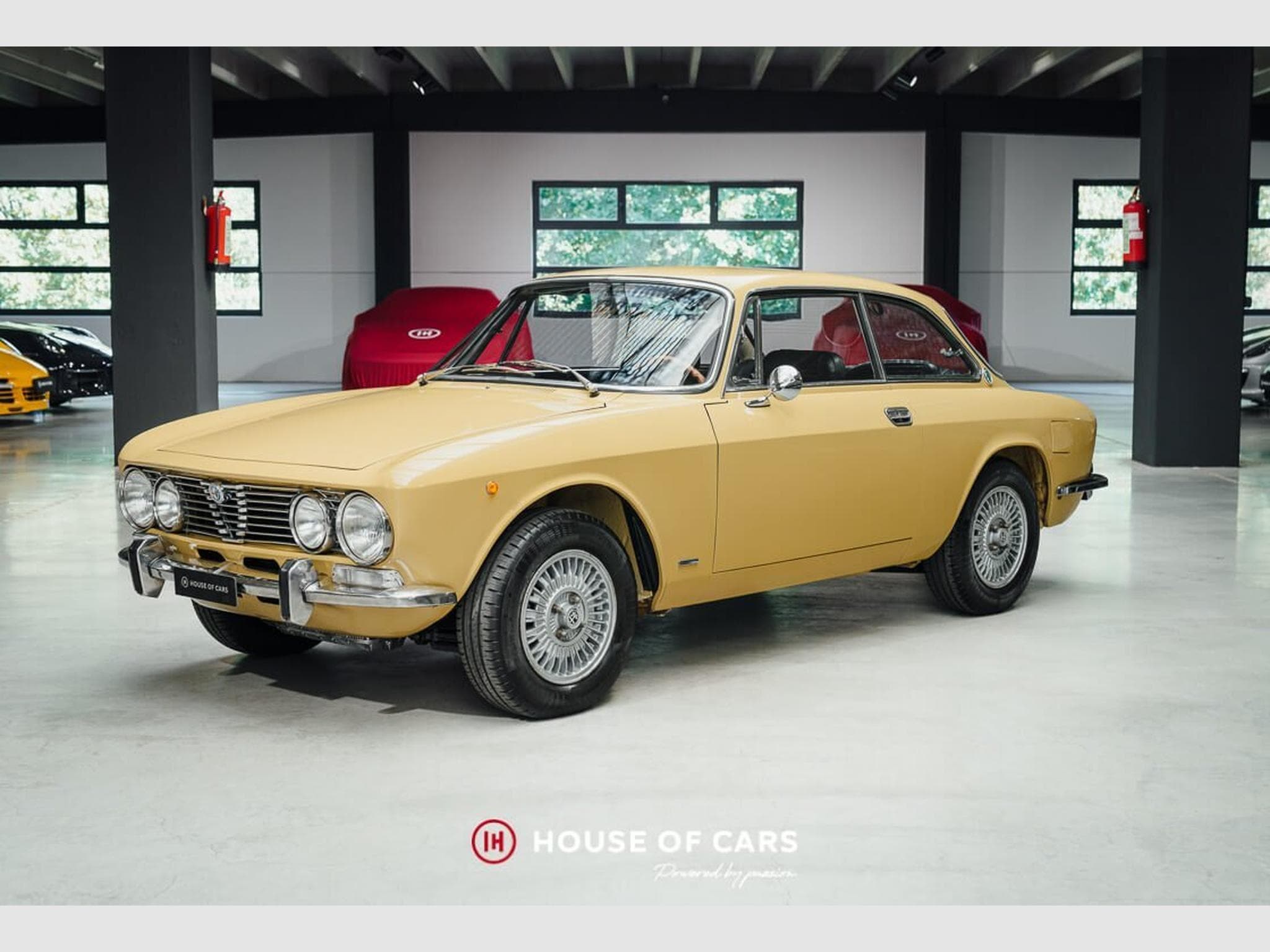 Alfa-Romeo 2000 GT Veloce Bertone - Restored - Giallo Piper (1972) - Foto 2