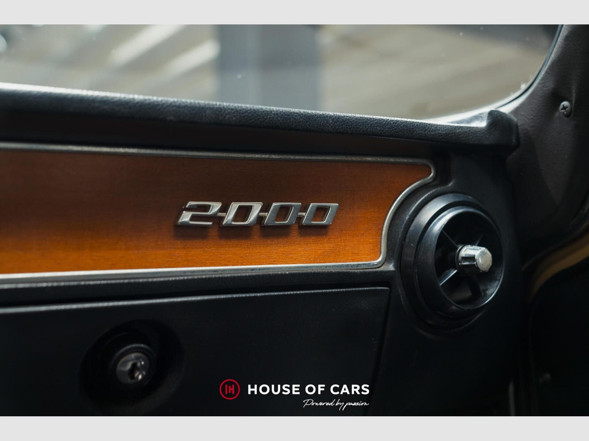 Alfa-Romeo Giulia 2000 GT Veloce Bertone - Restored - Giallo Piper (1972) - Photo 13