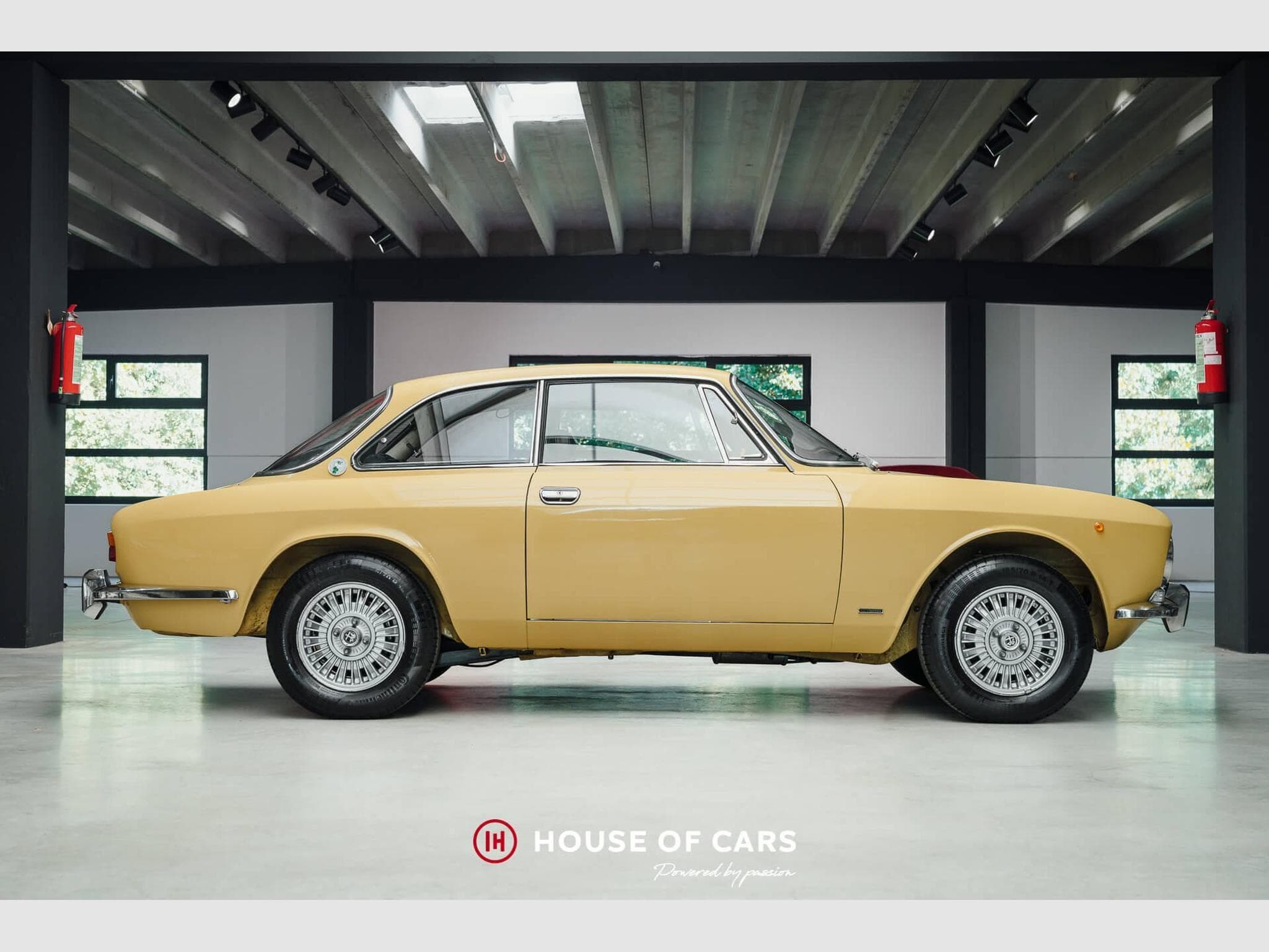 Alfa-Romeo GT 2000 GT Veloce Bertone - Restored - Giallo Piper (1972) - Foto 5