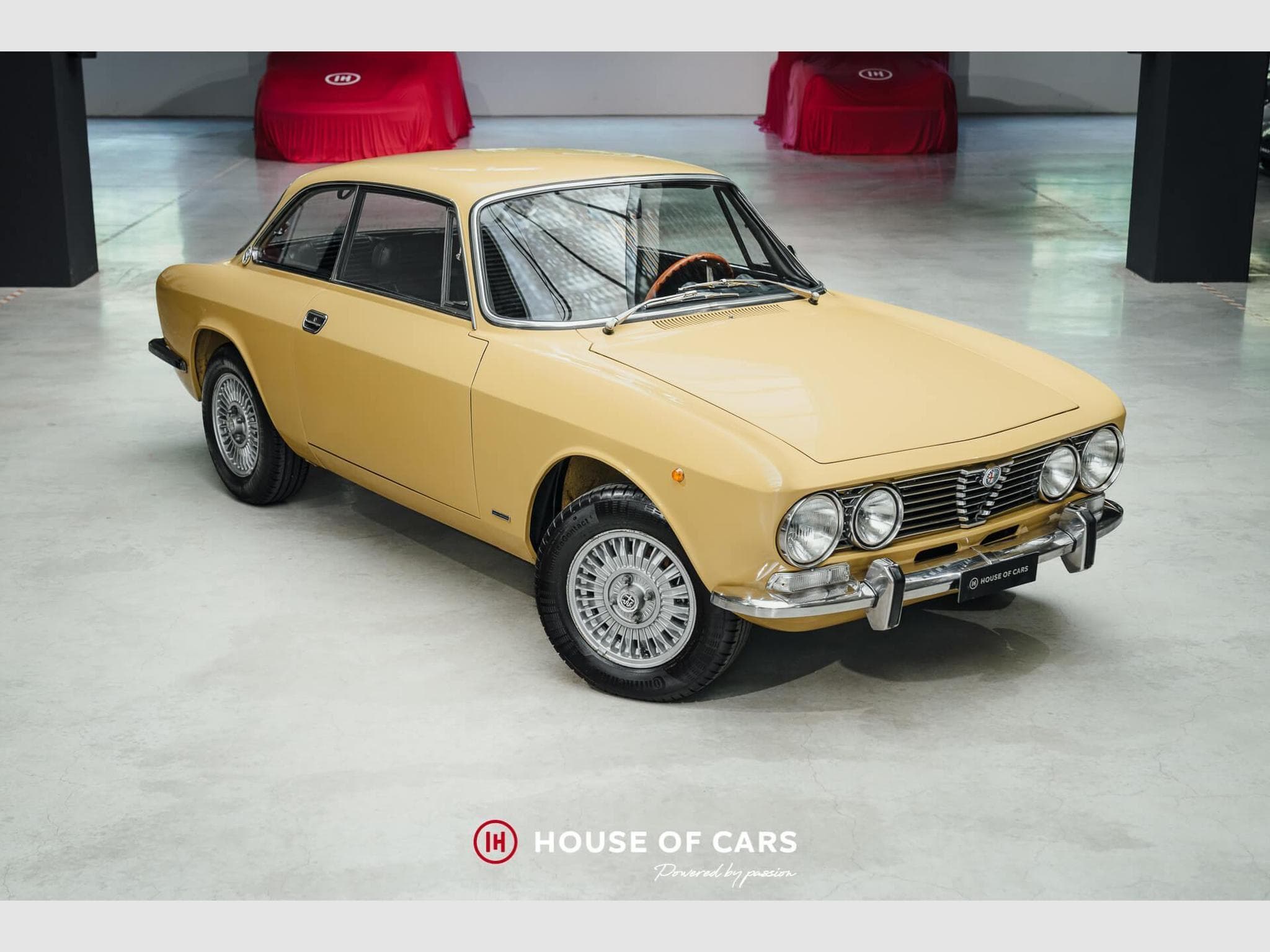 Alfa-Romeo GTV 2000 Bertone - Restored - Giallo Piper (1972) - Photo 4