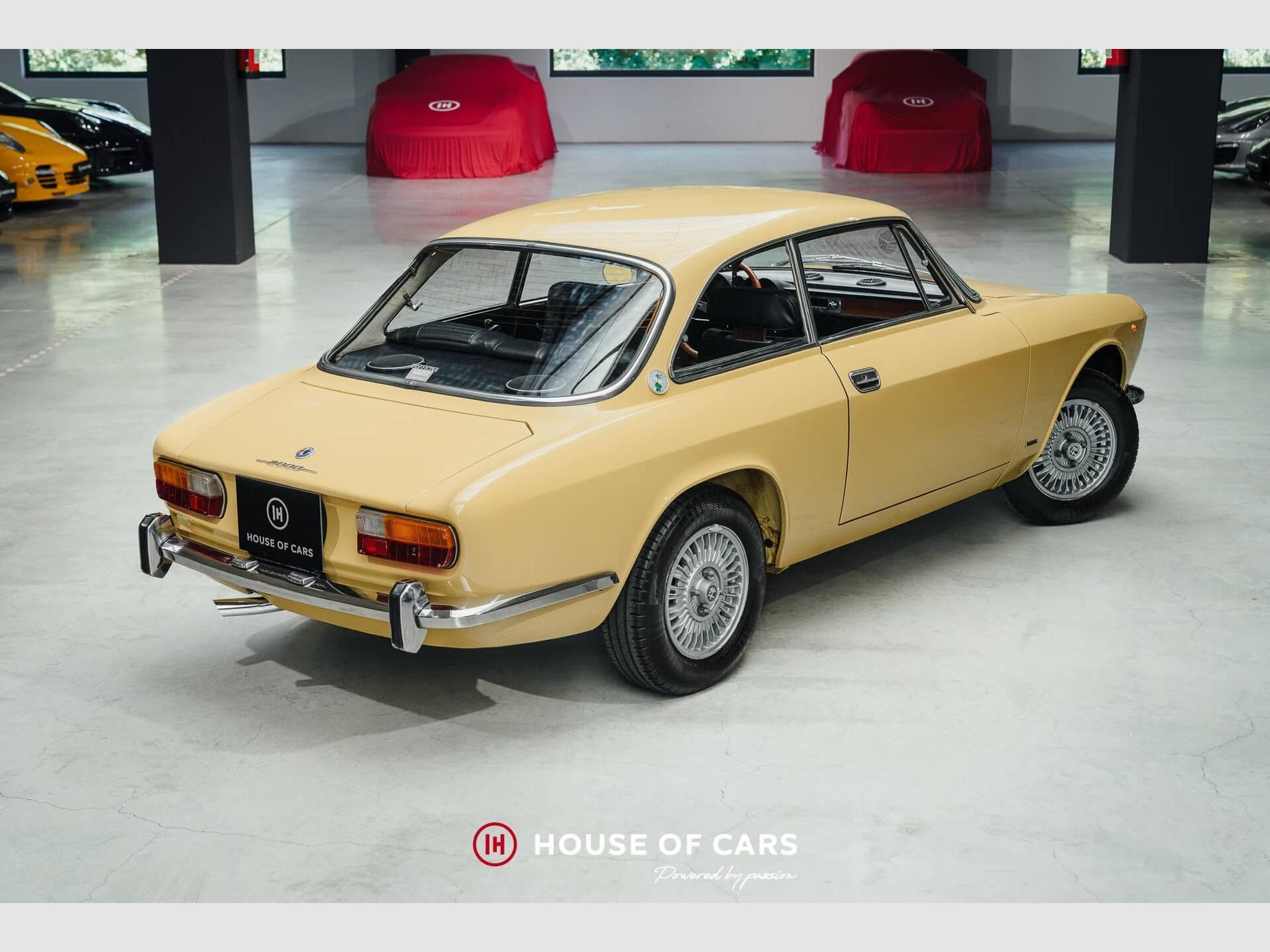 Alfa-Romeo GTV 2000 Bertone - Restored - Giallo Piper (1972) - Photo 6