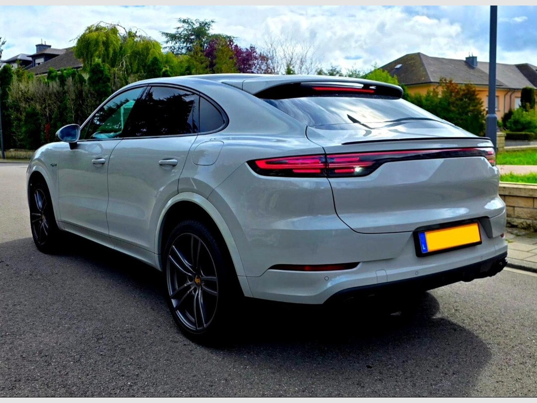 Porsche Cayenne 3.0  E-Hybride (2021) - Foto 1