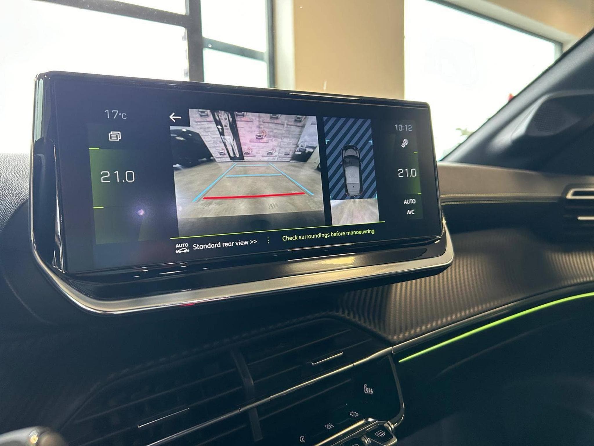 Peugeot 208 GT-Line (2020) - Photo 9