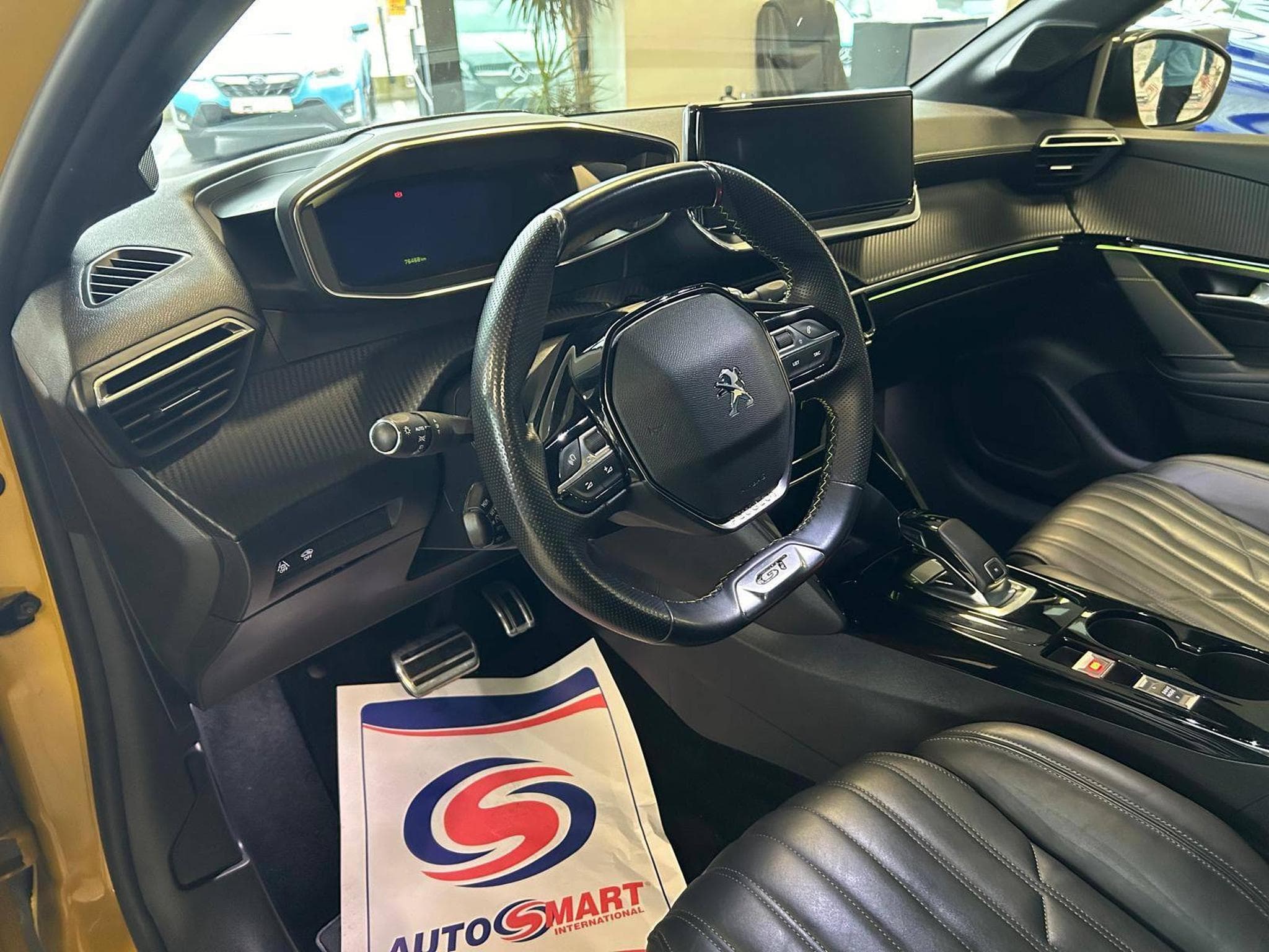 Peugeot 208 GT-Line (2020) - Photo 8