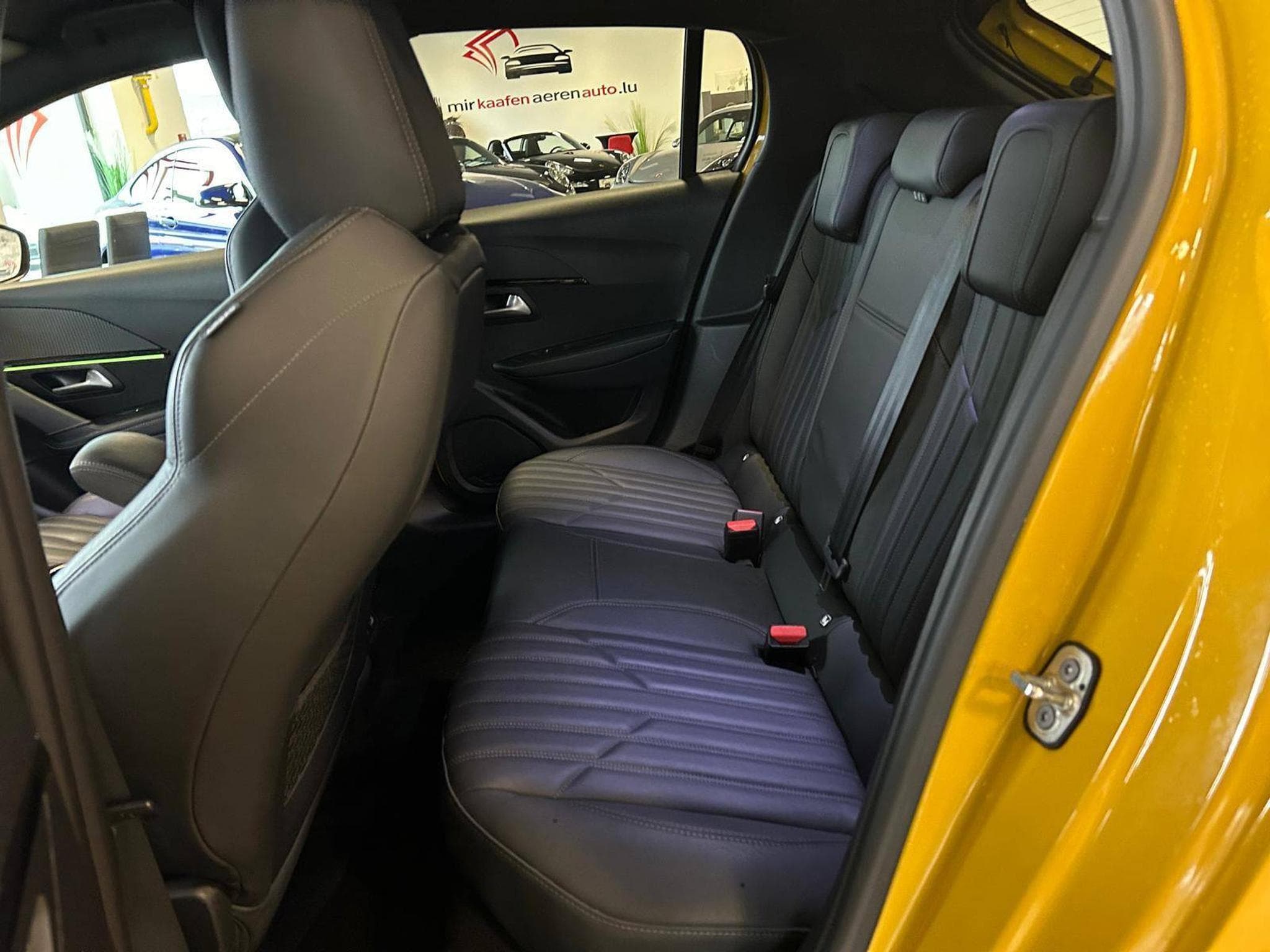 Peugeot 208 GT-Line (2020) - Photo 12