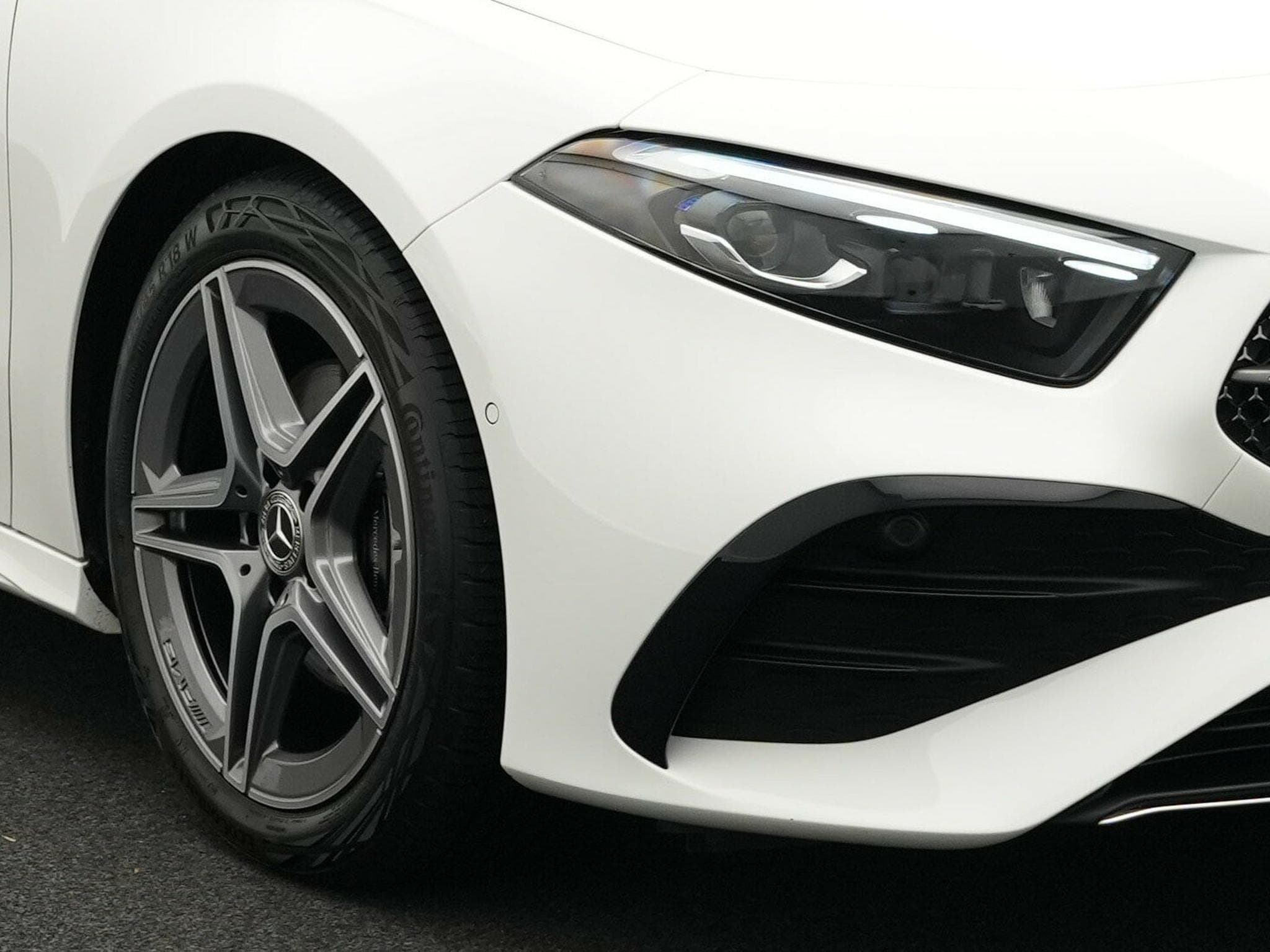 Mercedes Classe A AMG-Line Multi+Kamera+AHK+Ambi (2025) - Photo 7