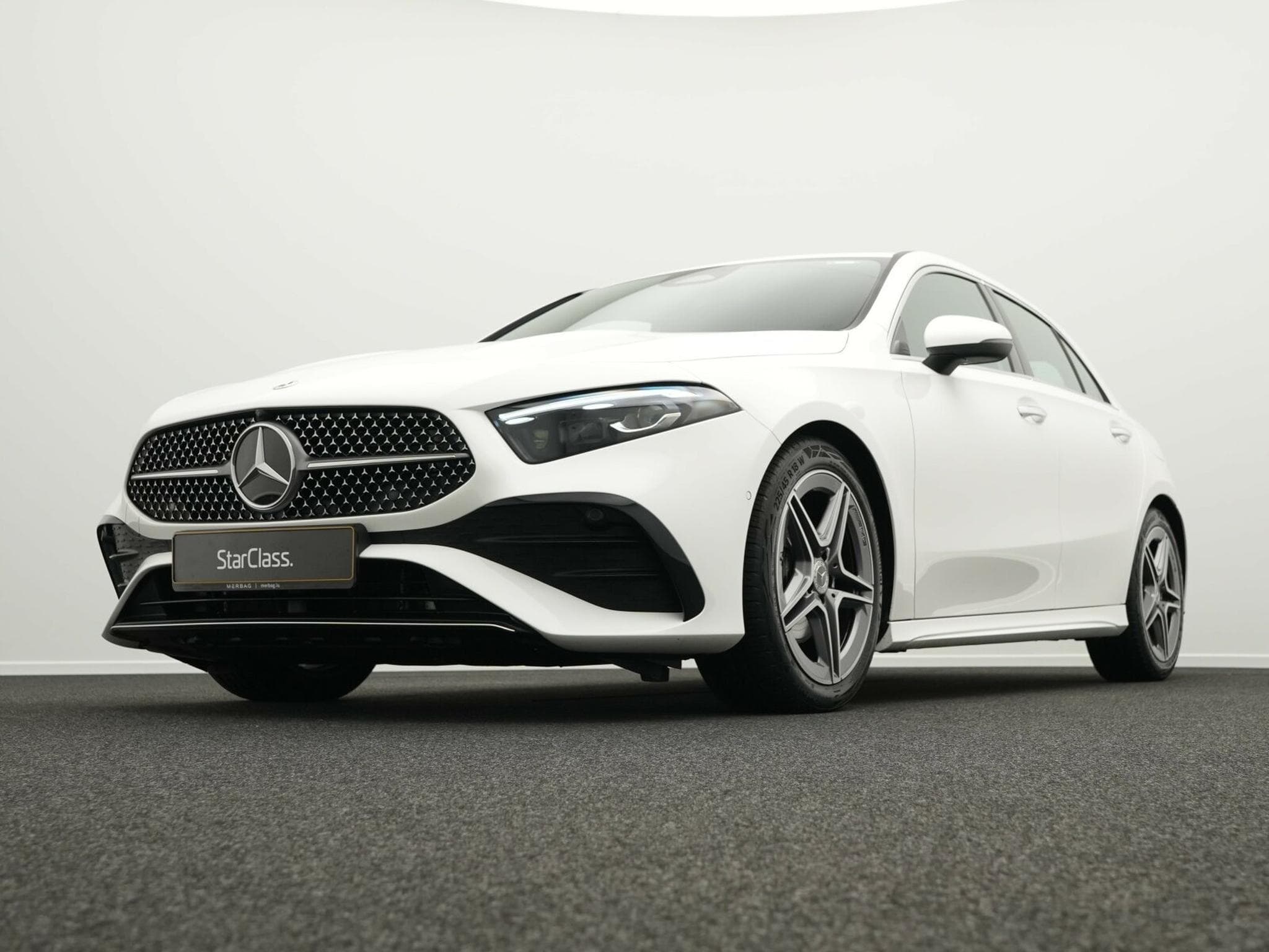 Mercedes Classe A AMG-Line Multi+Kamera+AHK+Ambi (2025) - Photo 8