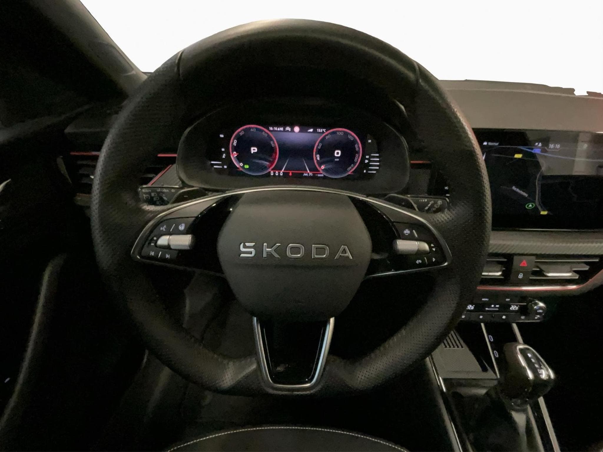 Skoda Scala Monte-Carlo+DSG+Pano+LED (2025) - Photo 12