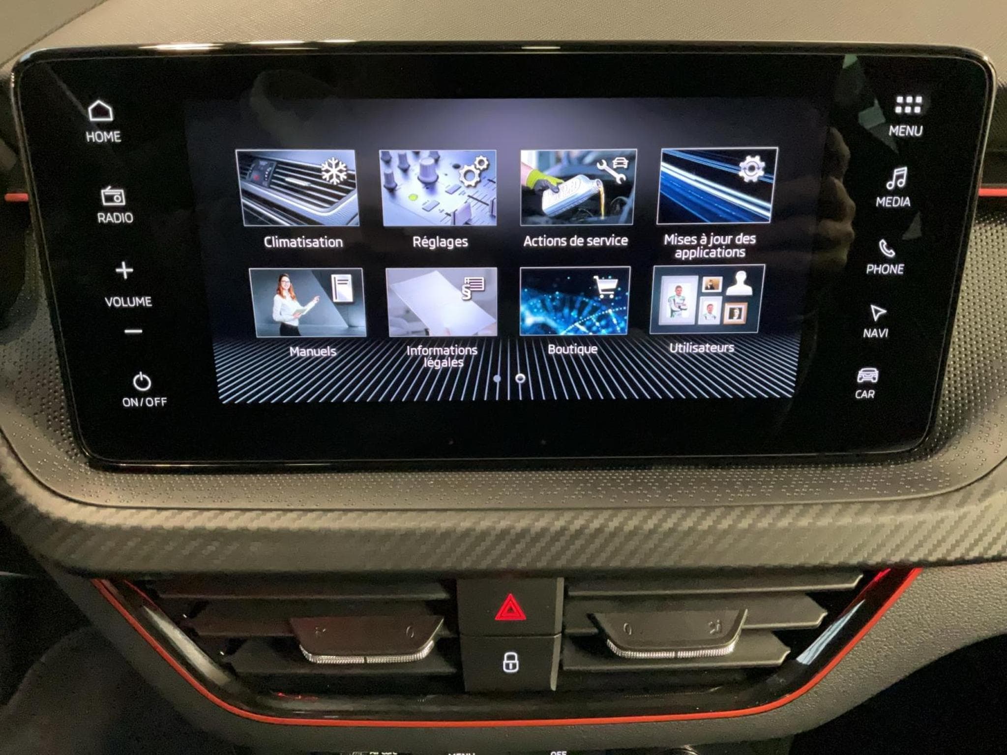 Skoda Scala Monte-Carlo+DSG+Pano+LED (2025) - Photo 17