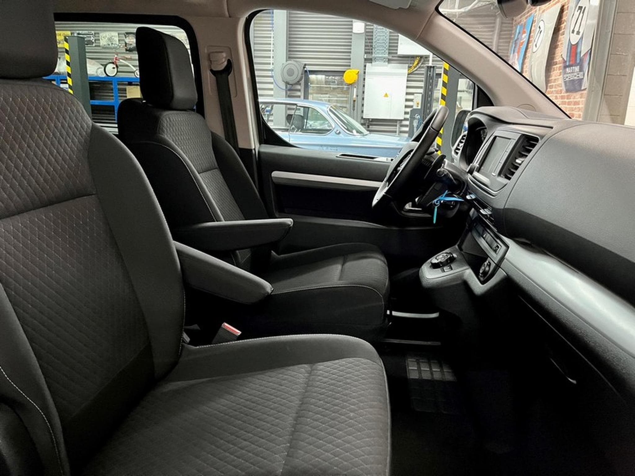 Opel ZAFIRA ZAFIRA LIFE 2.0 D 177cv Auto M-EDITION (8PLACES) (2022) - Photo 8