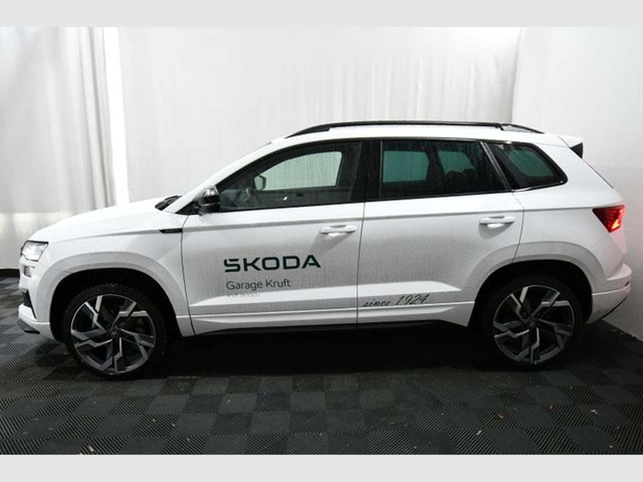 Skoda Karoq Karoq 1.5 TSI DSG7 Sportline - Std.H., Pano, SH (2025) - Foto 2