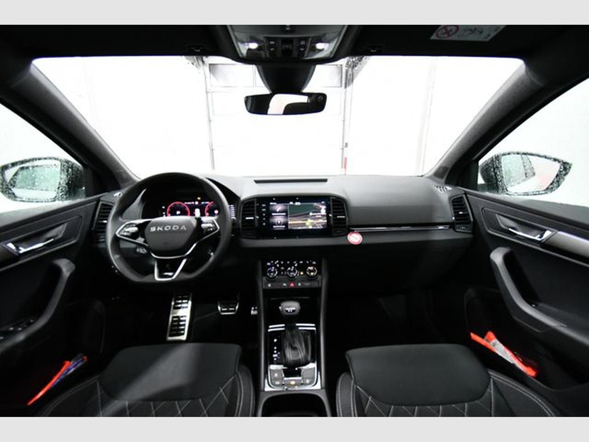 Skoda Karoq Karoq 1.5 TSI DSG7 Sportline - Std.H., Pano, SH (2025) - Foto 6