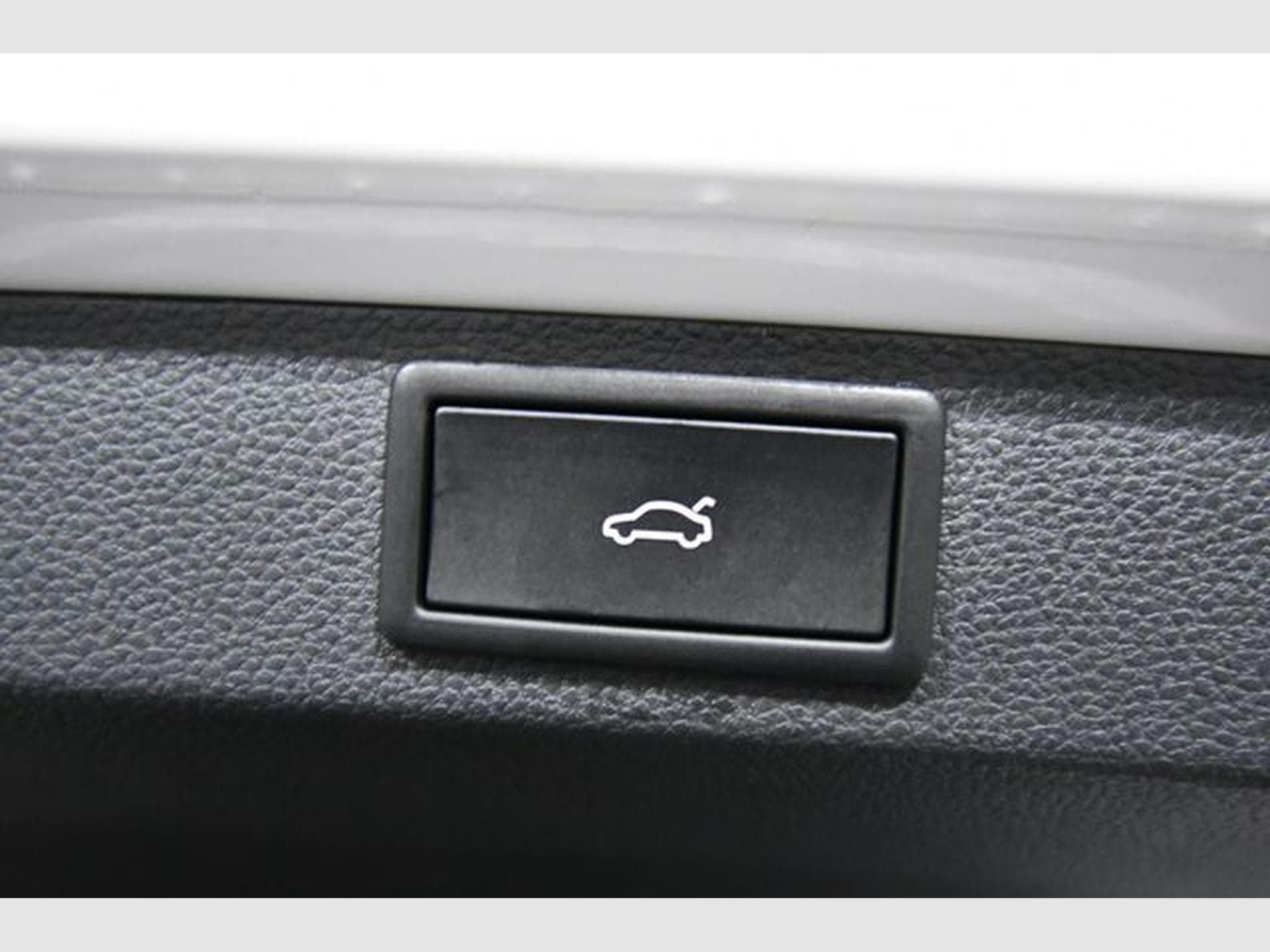 Skoda Karoq Karoq 1.5 TSI DSG7 Sportline - Std.H., Pano, SH (2025) - Foto 8