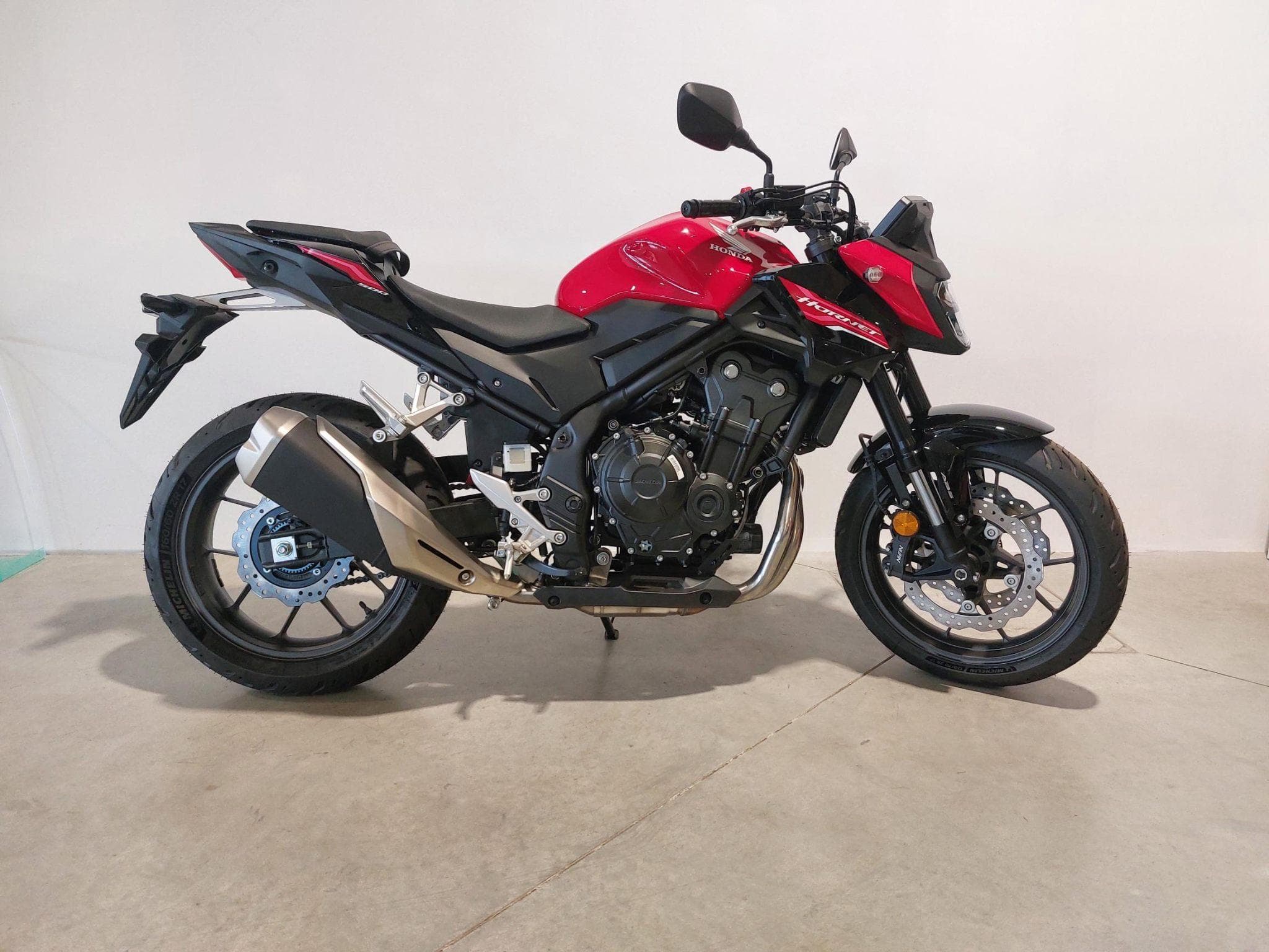 Honda Hornet CB500F (2025) - Photo 1