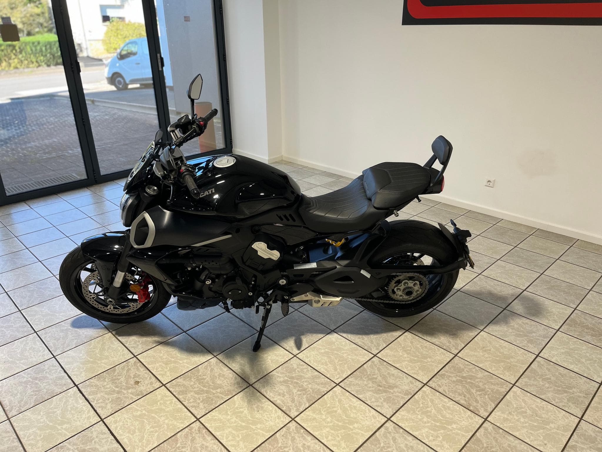 Ducati Diavel V4 (2023) - Photo 2