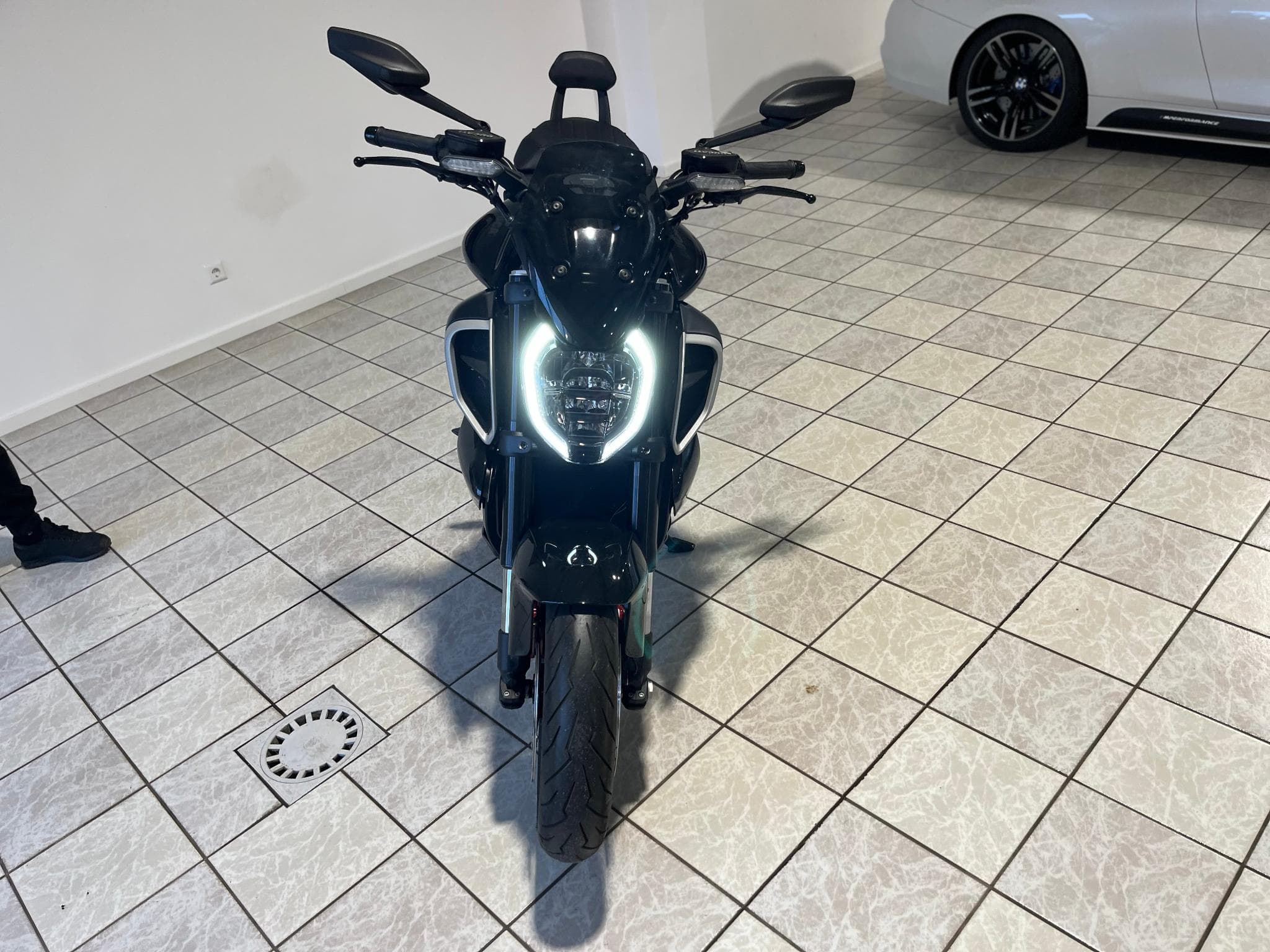 Ducati Diavel V4 (2023) - Photo 13