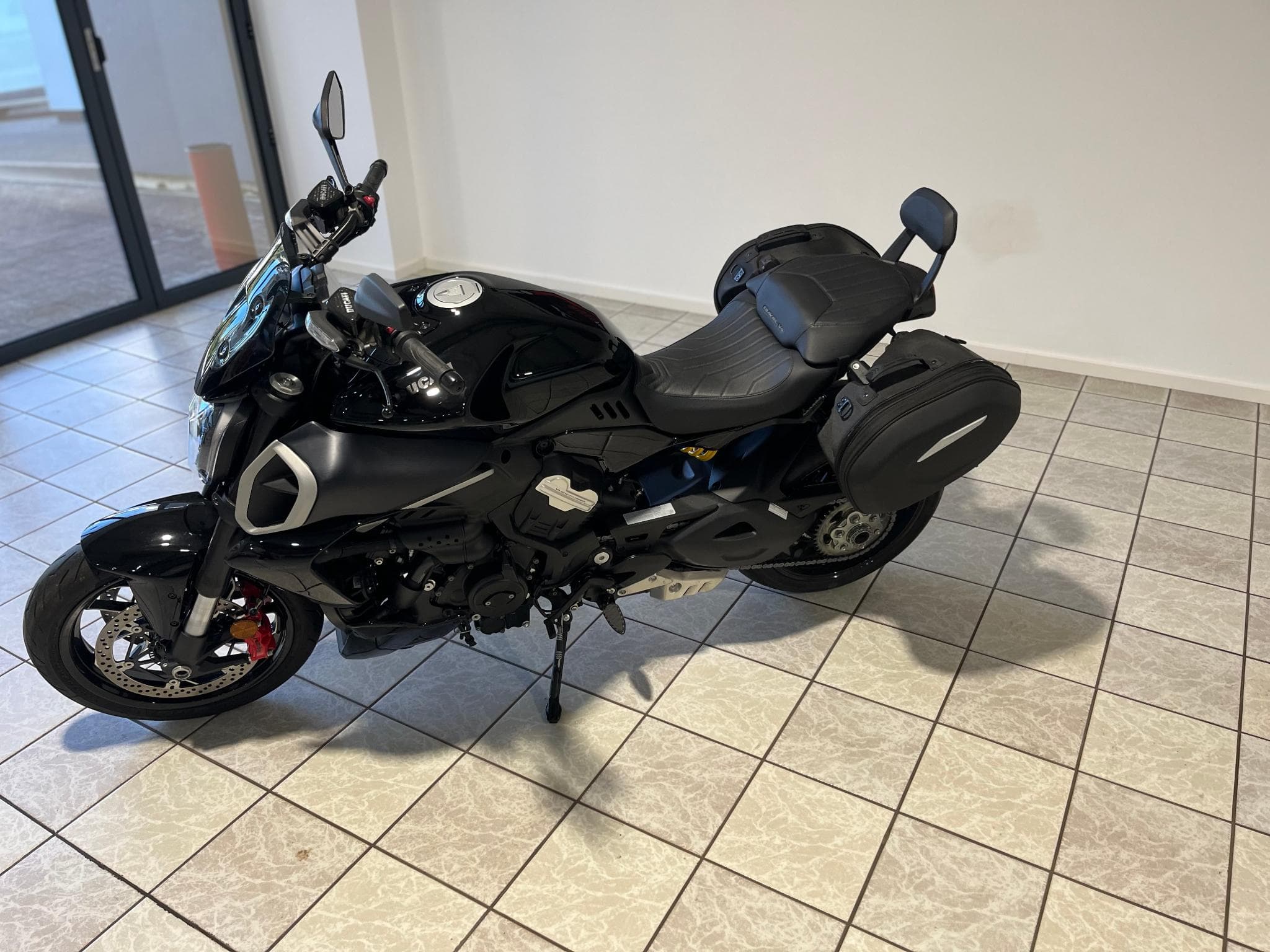Ducati Diavel V4 (2023) - Photo 14