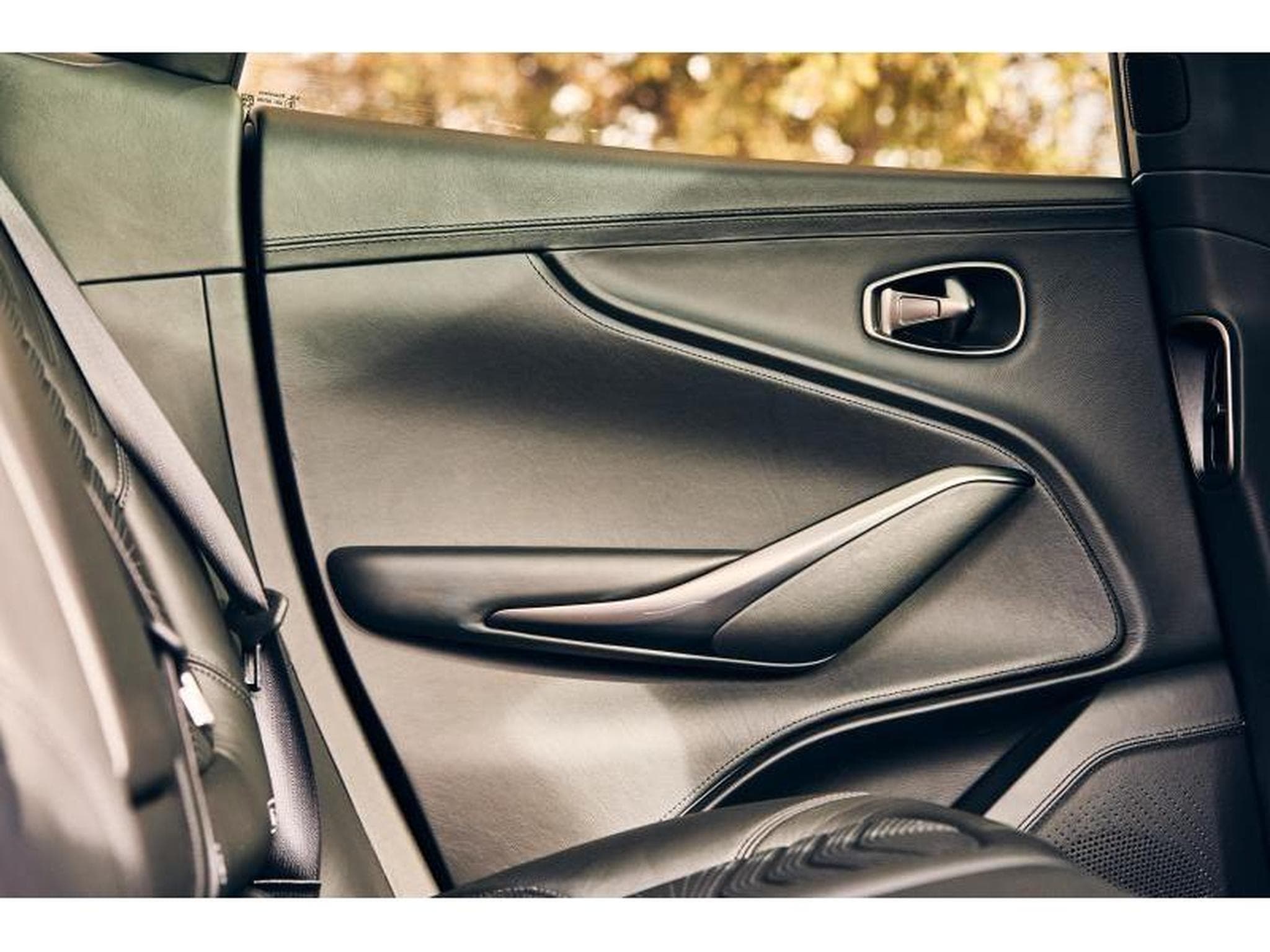 Aston-Martin DBX (2022) - Foto 15