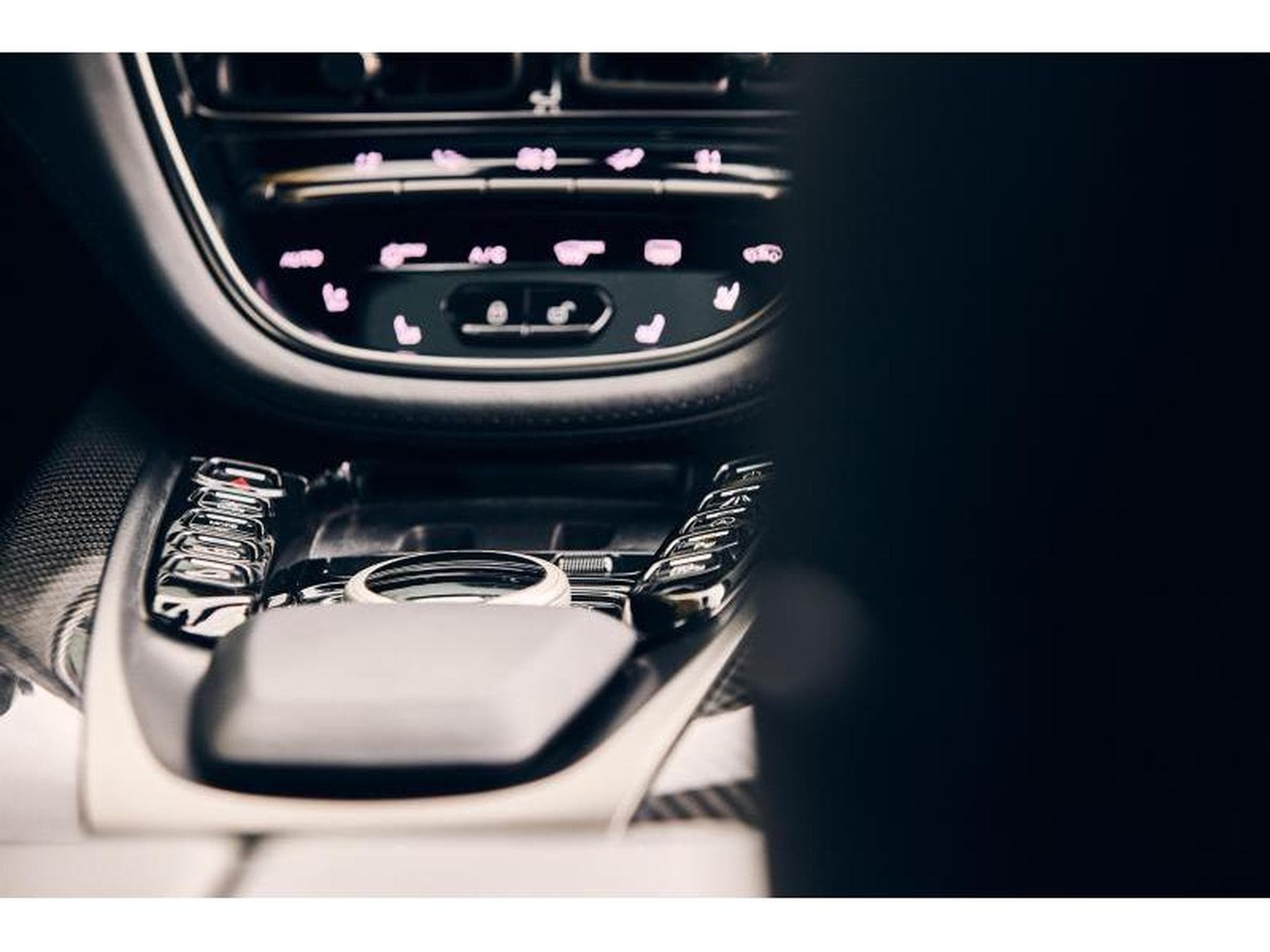 Aston-Martin DBX (2022) - Foto 17