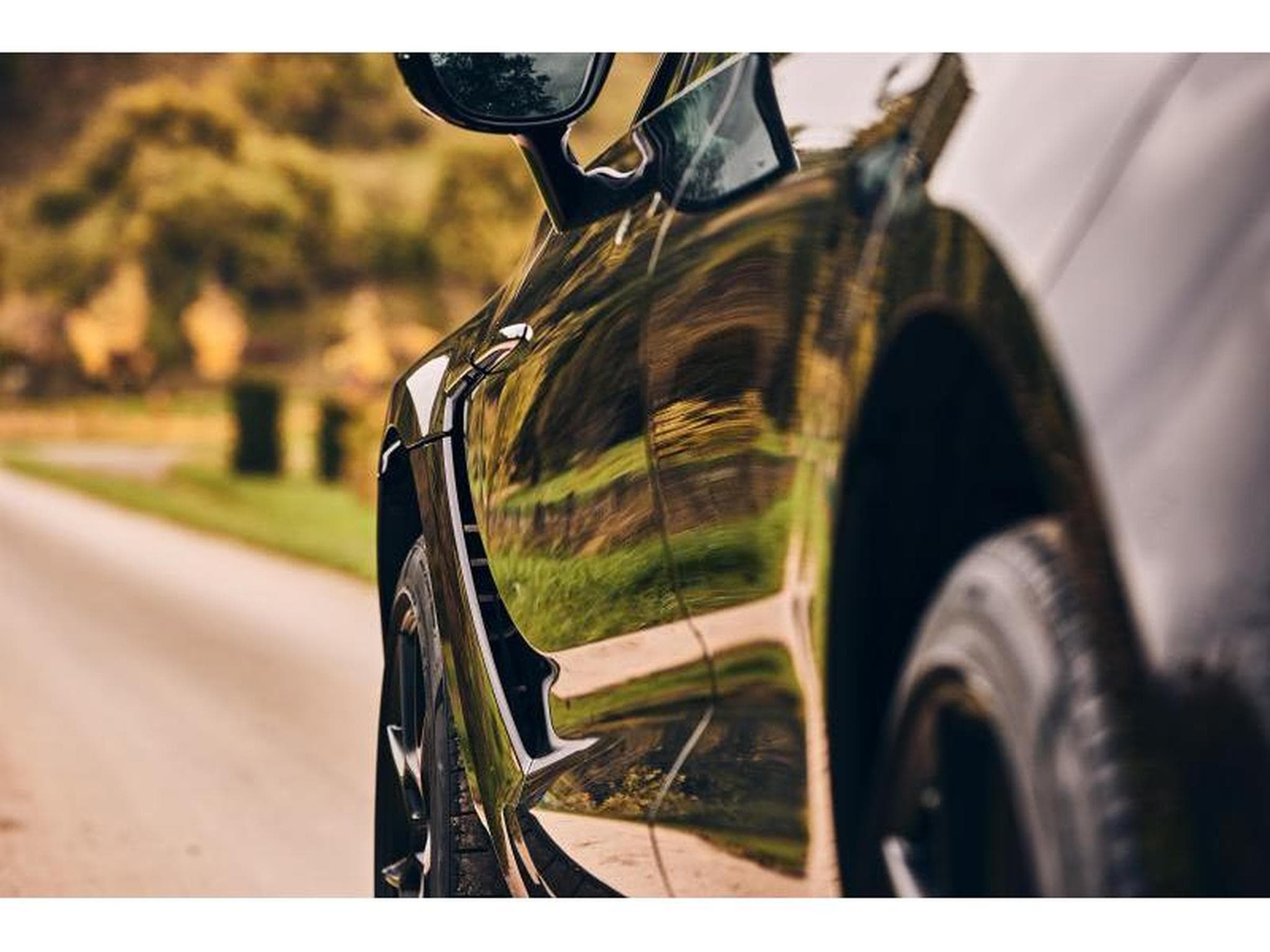 Aston-Martin DBX (2022) - Foto 26