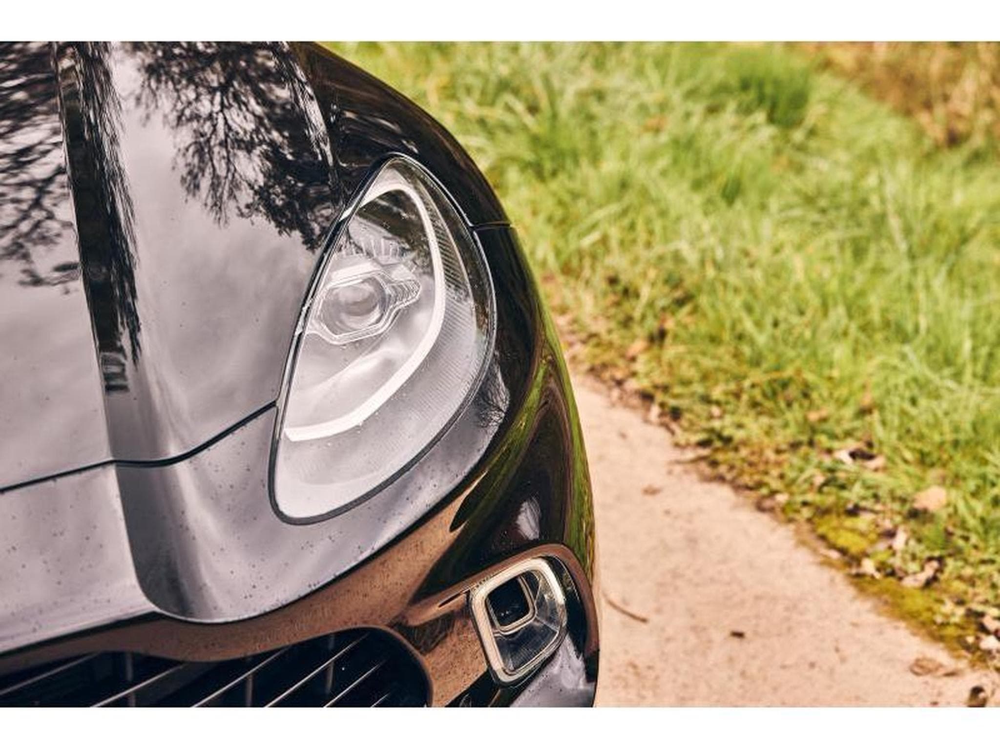 Aston-Martin DBX (2022) - Foto 30