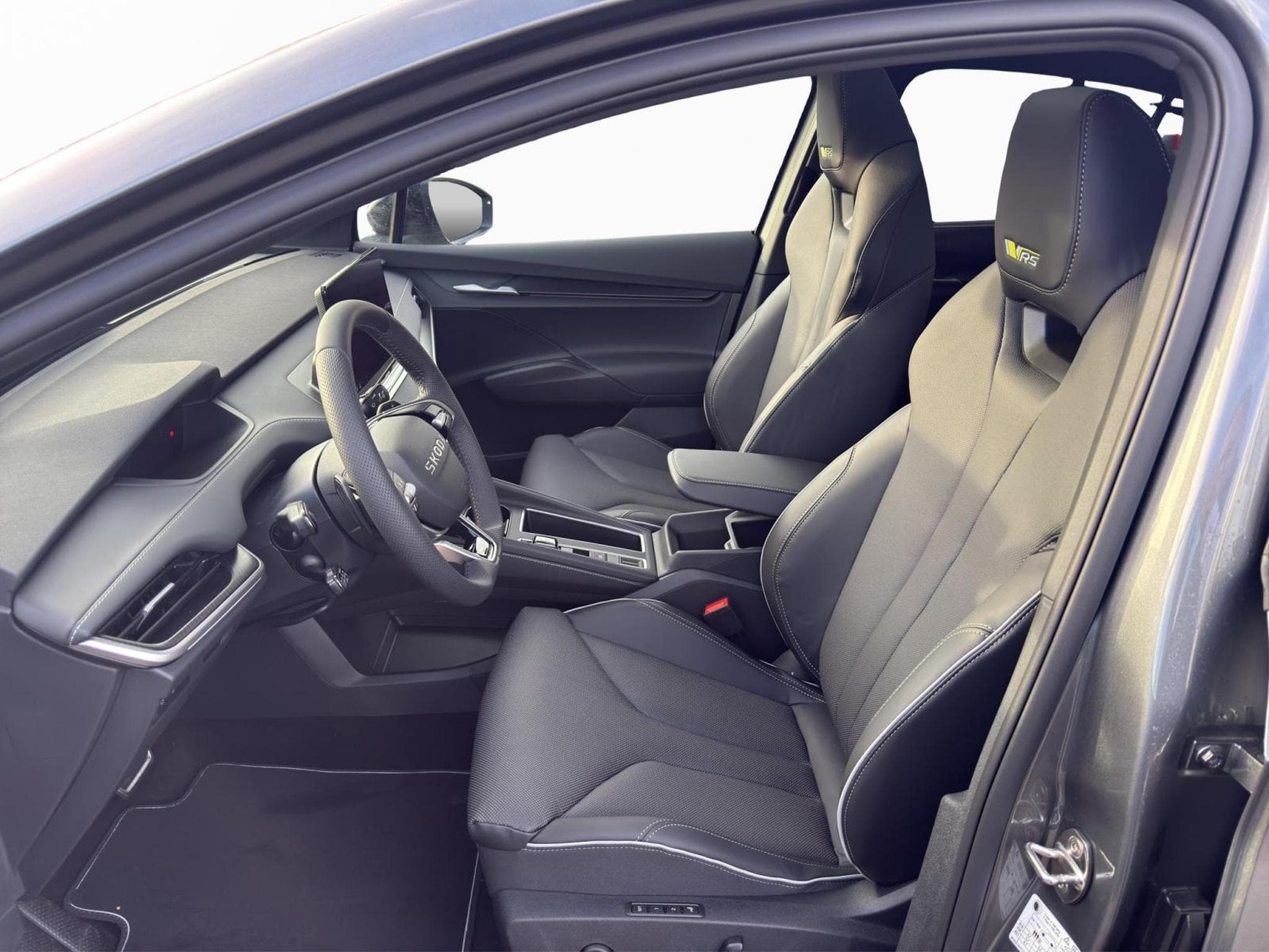 Skoda Enyaq Coupe RS (2025) - Foto 2