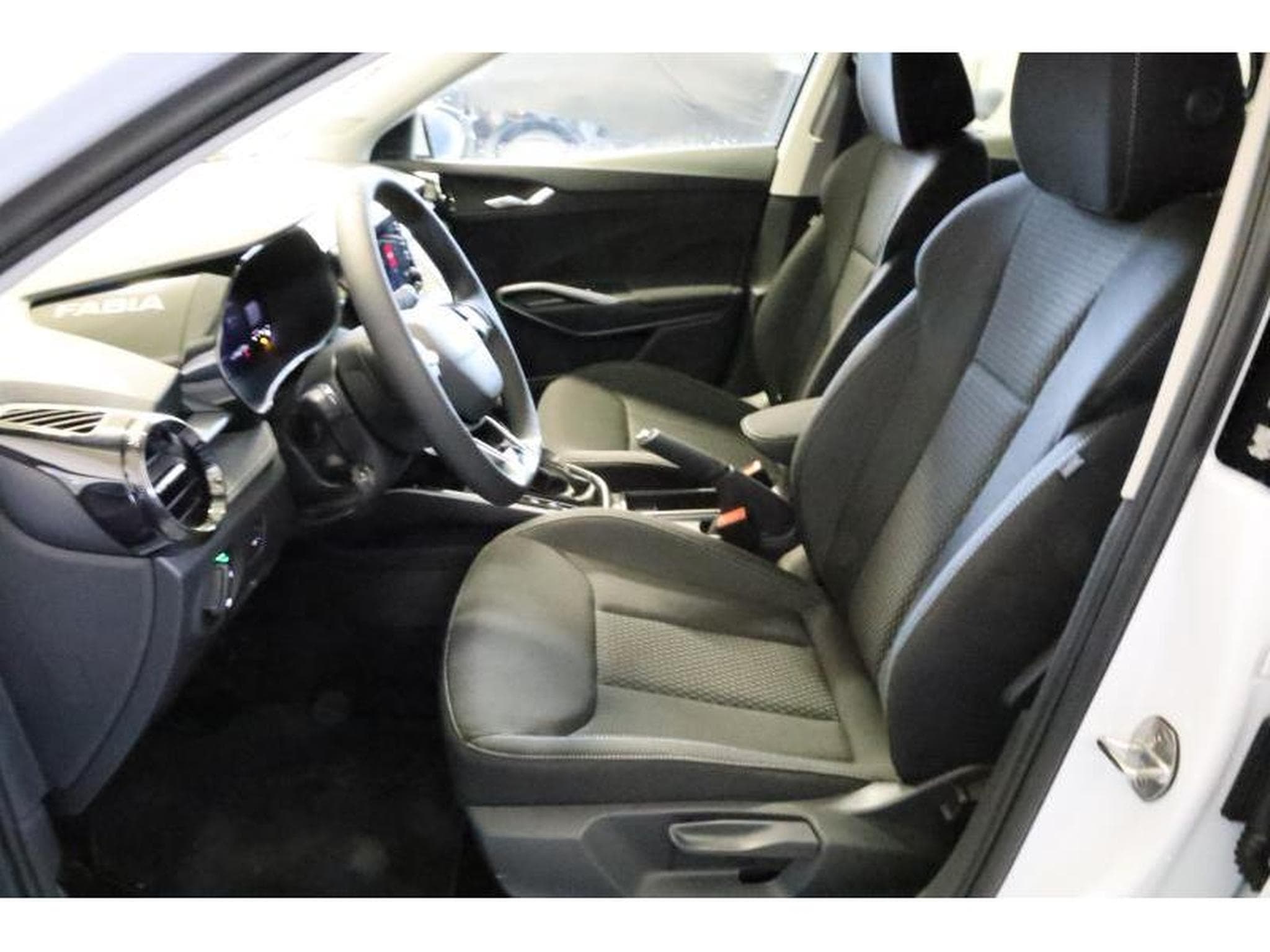 Skoda Fabia Selection (2025) - Foto 4