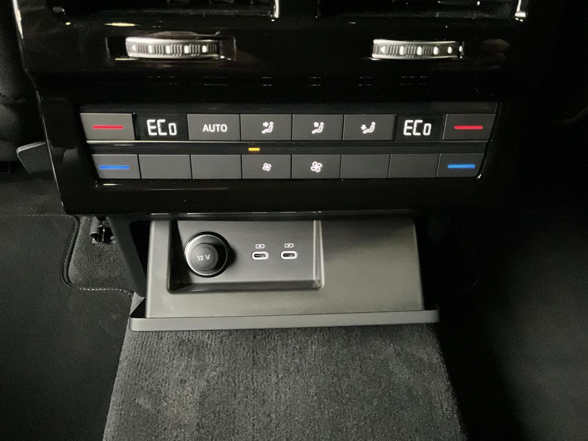 VW Touareg R-Line+V6+Aut.+4M+Pano+360 (2025) - Photo 23