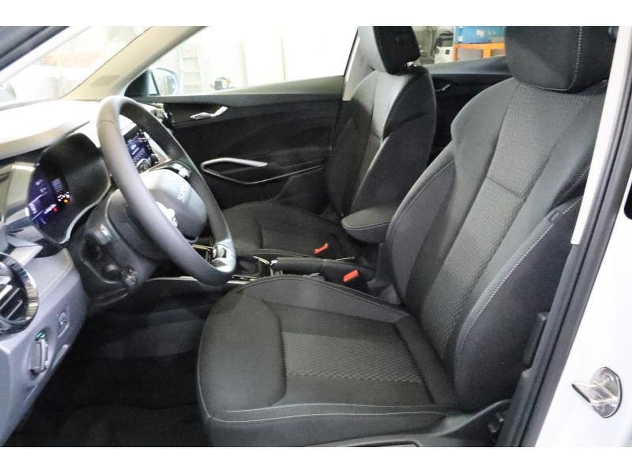 Skoda Fabia Selection (2025) - Foto 16