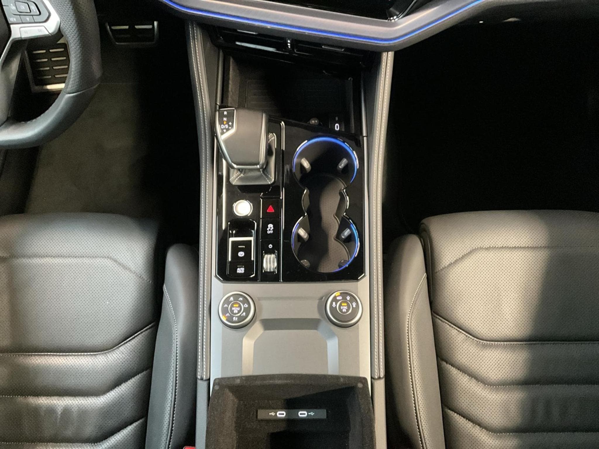 VW Touareg R-Line+Aut8+4M+TDI+Pano+LED (2025) - Foto 12