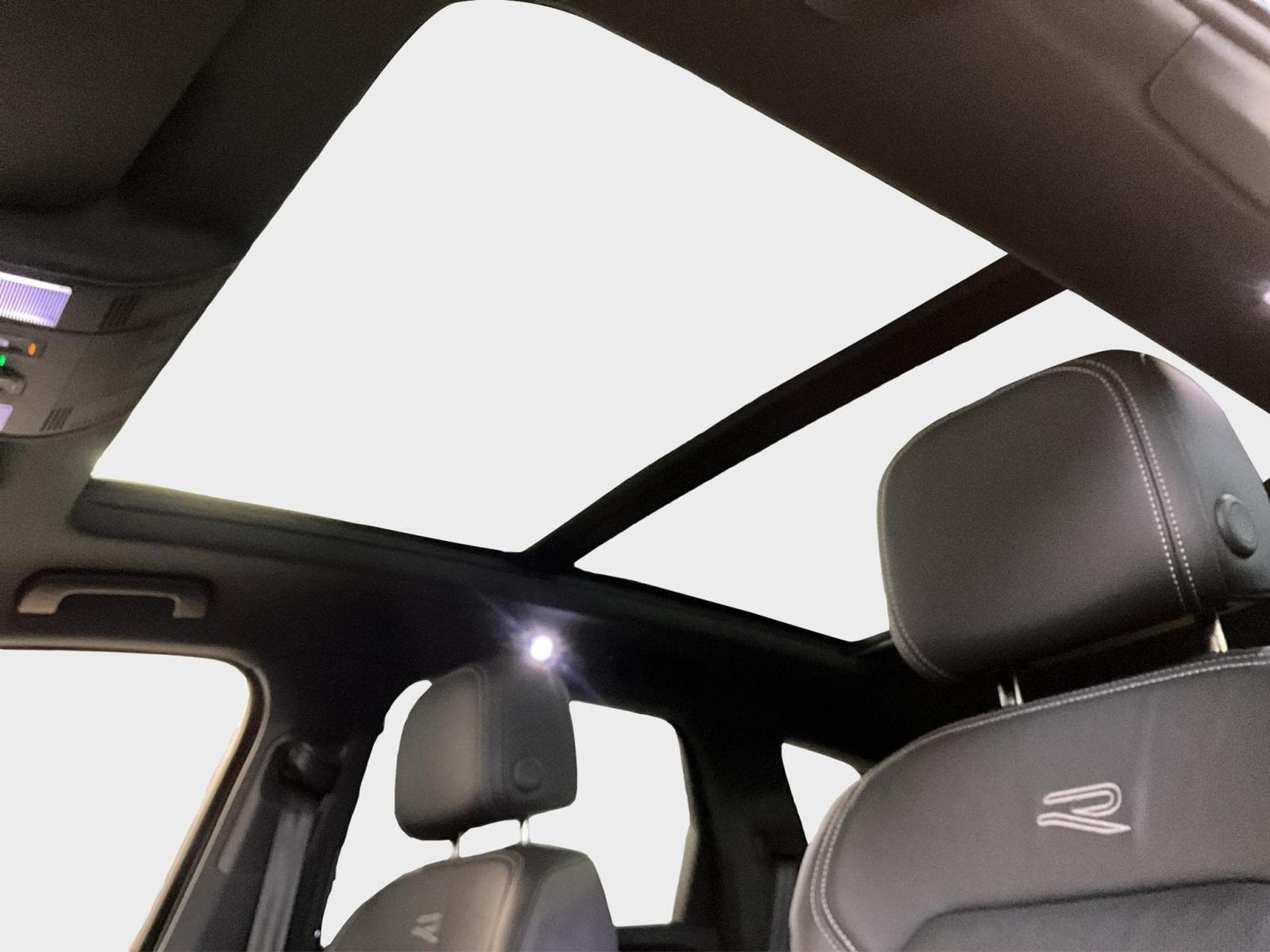 VW Touareg R-Line+Aut8+4M+TDI+Pano+LED (2025) - Foto 15