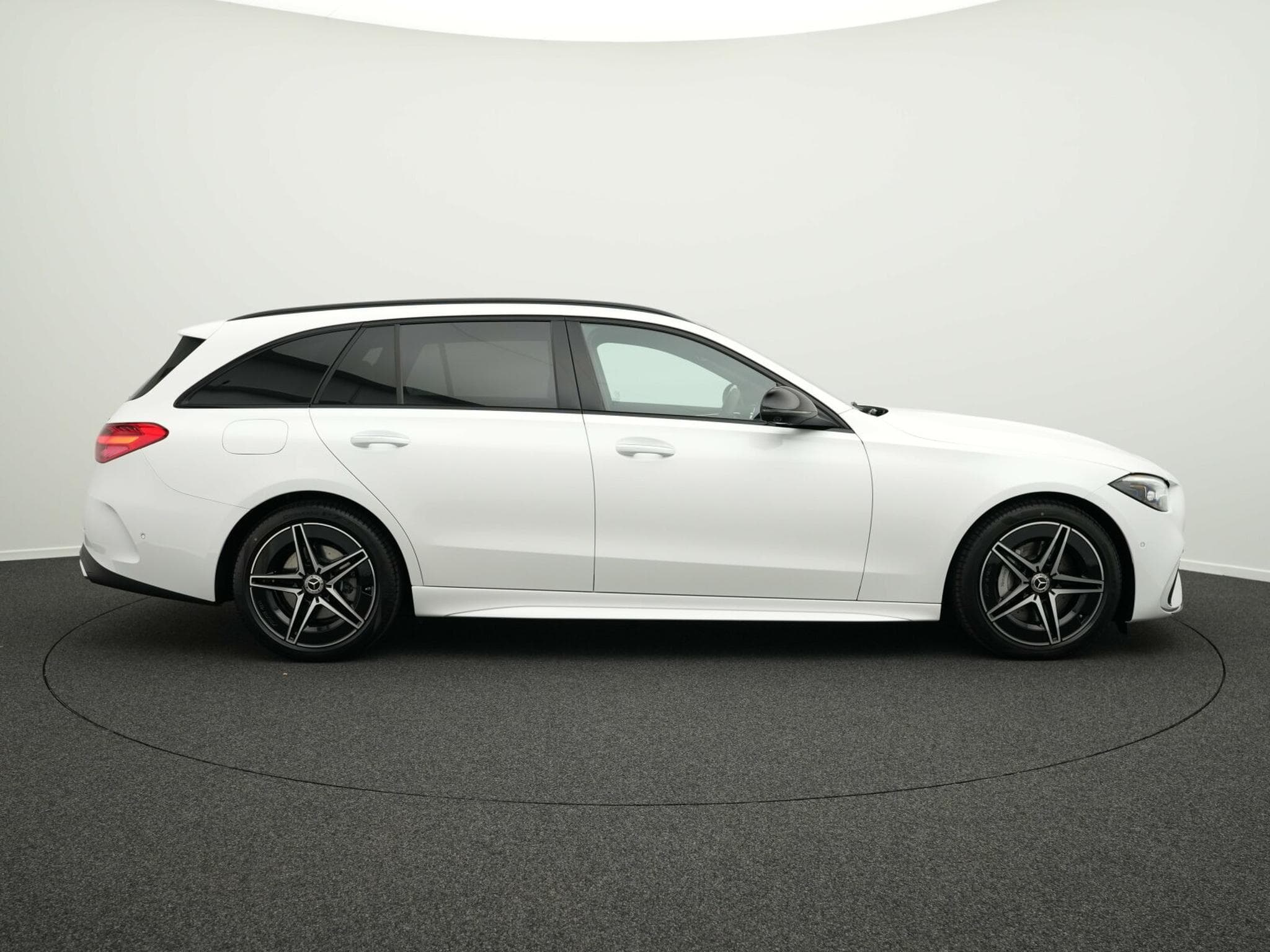 Mercedes C 200 d 4MATIC T-Modell (2025) - Photo 5