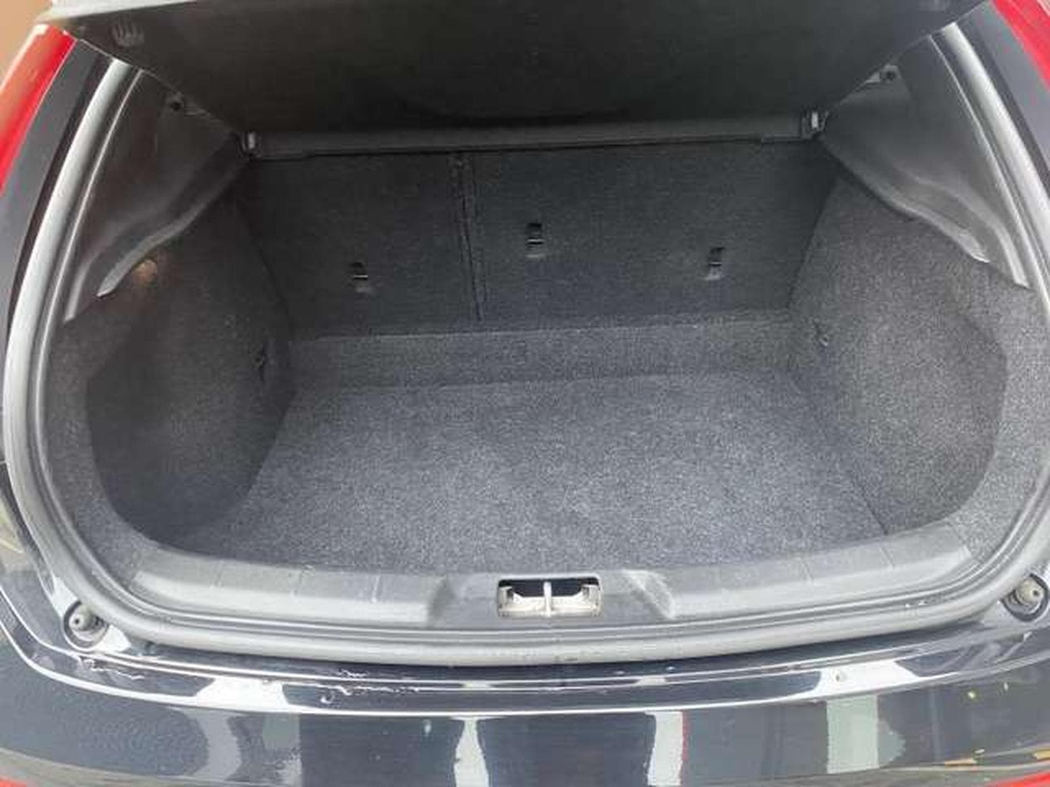 Volvo V40 vente privée (2017) - Photo 13